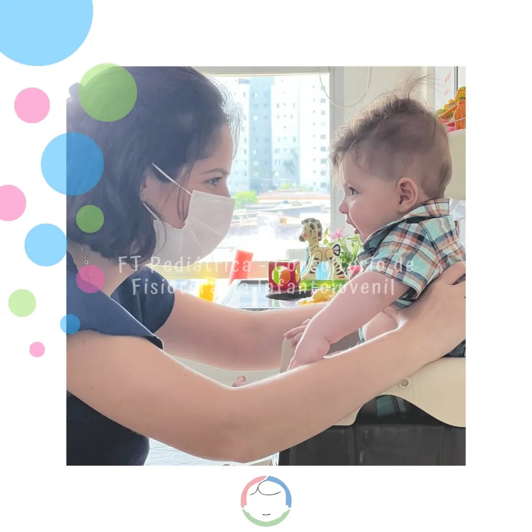 Um dia, uma mãe muuiiito querida de um de nossos pacientes disse que eu estava dando ao P. o que era dele por direito "....o direito de brincar, de se desenvolver, se movimentar, ser livre e acima de tudo, ser feliz...." Sempre fui muito feliz no meu trabalho, amo muito o que faço, mas aquela frase parece que deu nome para tudo que eu já fazia e sentia mas sem saber ao certo! Agradeço demais ao universo por estar aqui, fazendo o que amo! Tenho muito orgulho de minha trajetória, que me trouxe até aqui! Que eu possa, através de minhas mãos, continuar ajudando muitos bebês a terem seus direitos atendidos... ❤️