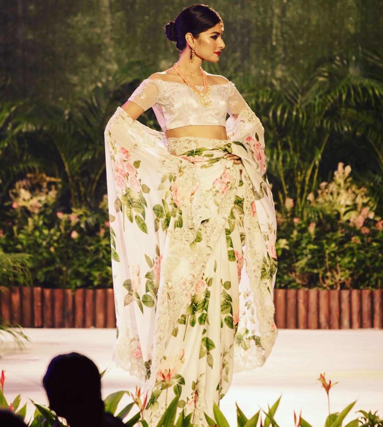 MEET THE BRAND : @kavitathulasidas by @stylemartsg - Singapore based brand KAVITA THULASIDAS’ design philosophy is to make timeless pieces of art by fusing Western silhouettes with Asian artistry and craftsmanship embracing Eastern heritage, culture and traditions.
Last year Kavita won the Singapore Stories Competition awarded by the Singapore Fashion Council and the Asian Civilizations Museum.
See her brand and more October 2nd in our Spotlight Fashion show in Paris.
#parisfashionweek #pfw #paris #fashion #asianfashion