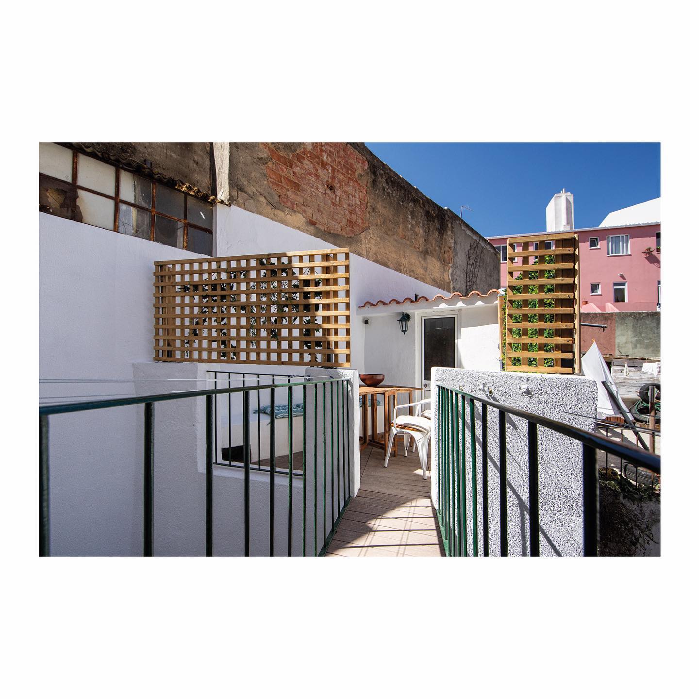 ~ APARTAMENTO EM ARROIOS ~
Remodelação e renovação
Arroios, Lisboa
~ 2023 ~