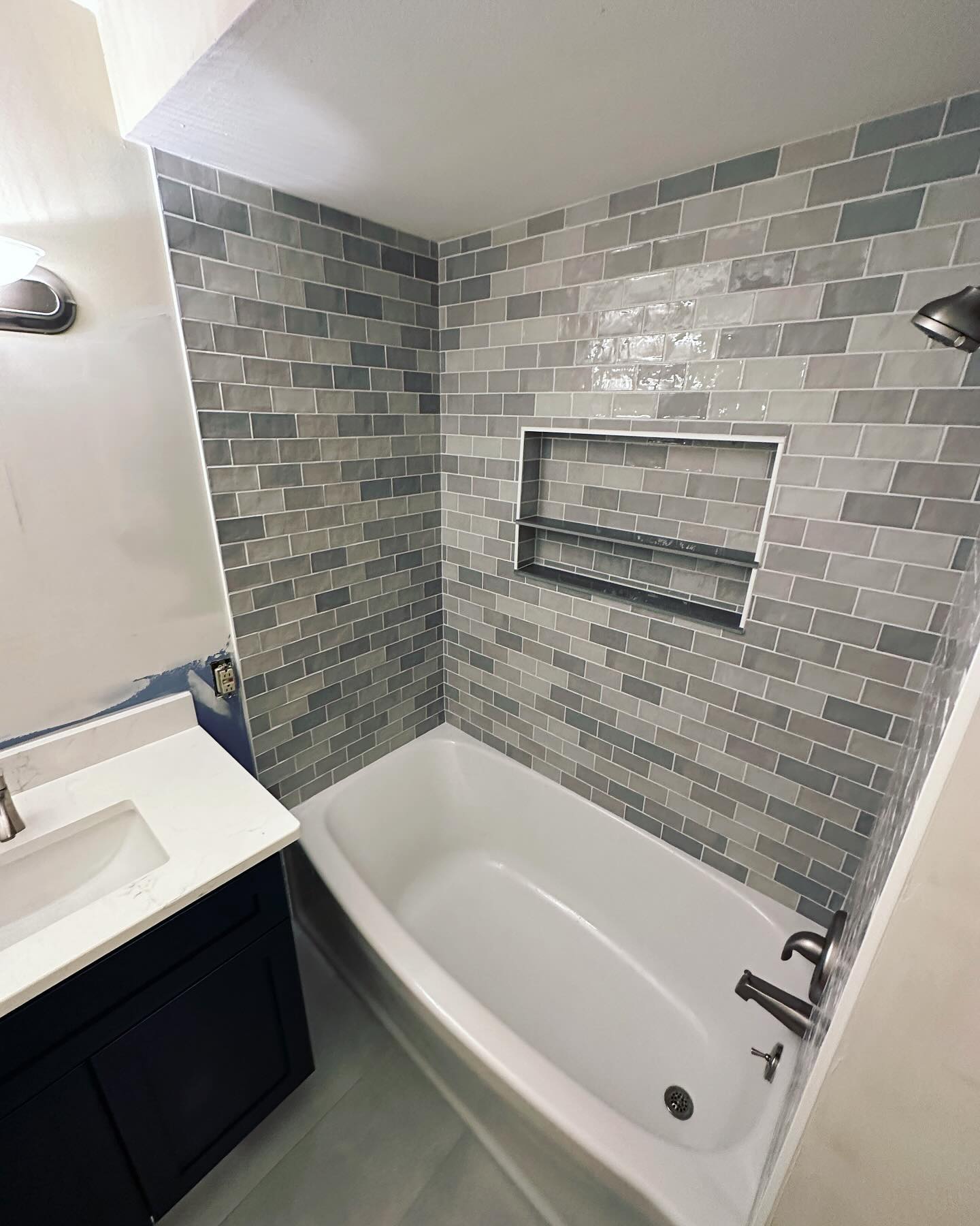 Catching up on posting. Bathroom remodel we did a few weeks ago. New bathroom for a new baby!
Tile from: @virginiatilecompany
Floor underlayment: @schlutersystemsna
Wall board: Durock by USG
Tub/Toilet: @american_standard
Plumbing kit: @deltafaucet
#tile #bathroomremodel #remodel #bathroom #subwaytile #kimbletile #schluter #durock #kimbletile