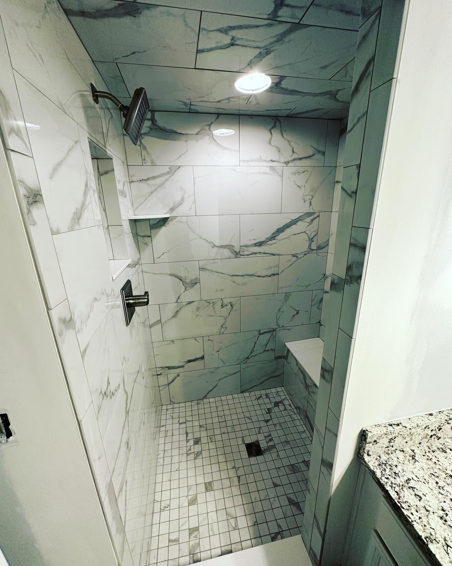 Another bathroom remodel we recently wrapped up.
Tile: @virginiatilecompany
Tray/Waterproofing: @schlutersystemsna
Board: USG Durock
Plumbing Rough In/Finish: @deltafaucet
#bathroom #remodel #bathroomremodel #tile #largeformattiles #kimbletile #anatolia #virginiatile #schluter #kerdi