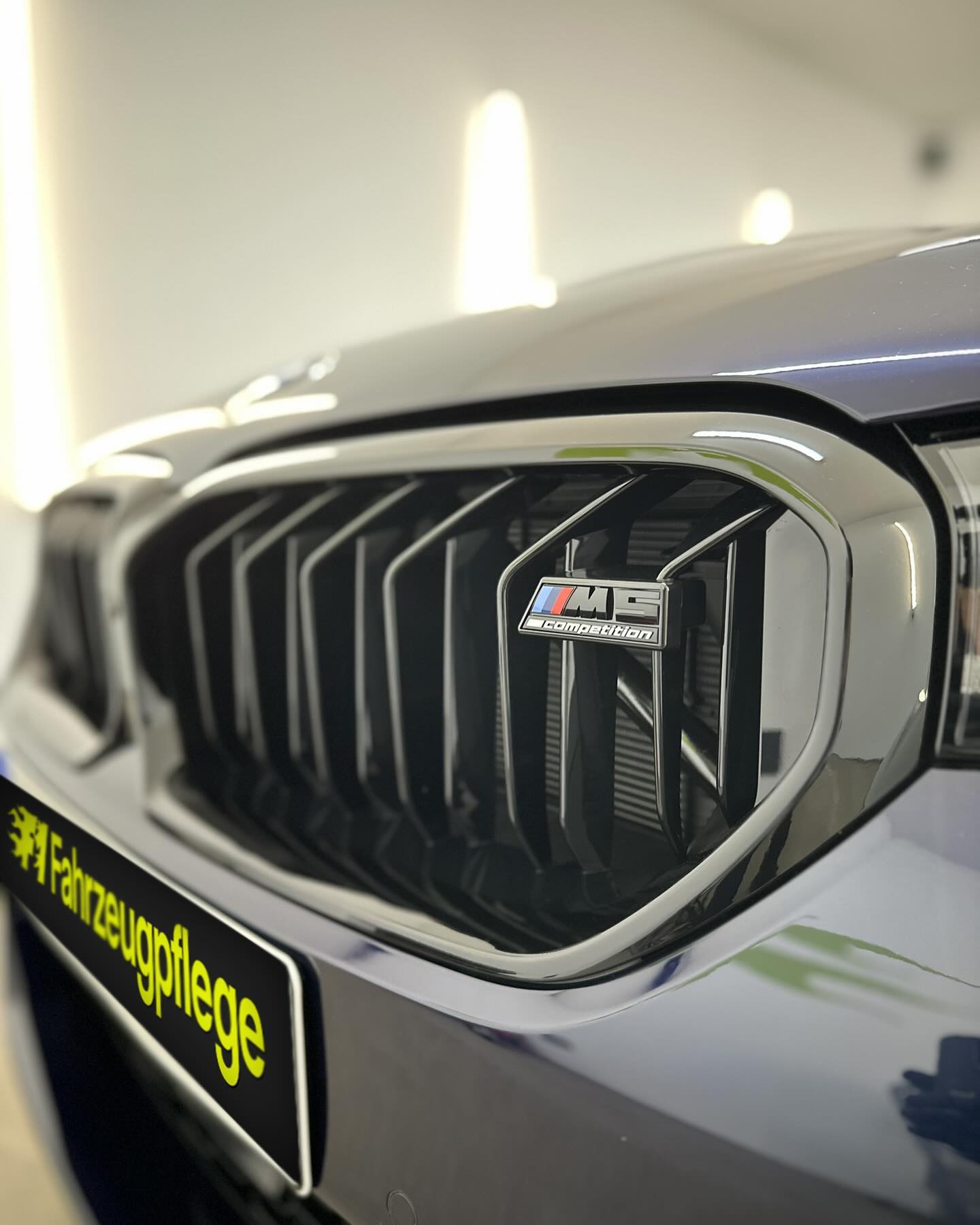 BMW M5 Competition 👏🏼
✅ Einstufige Politur
✅ Felgen & Lack Keramikversiegelung
•
•
•
#bmw #bmwm5 #m5 #m5competition #fahrzeugaufbereitung #fahrzeugpflege #f1_fahrzeugpflege #autopflege #keramikversiegelung #neustadt #nrü