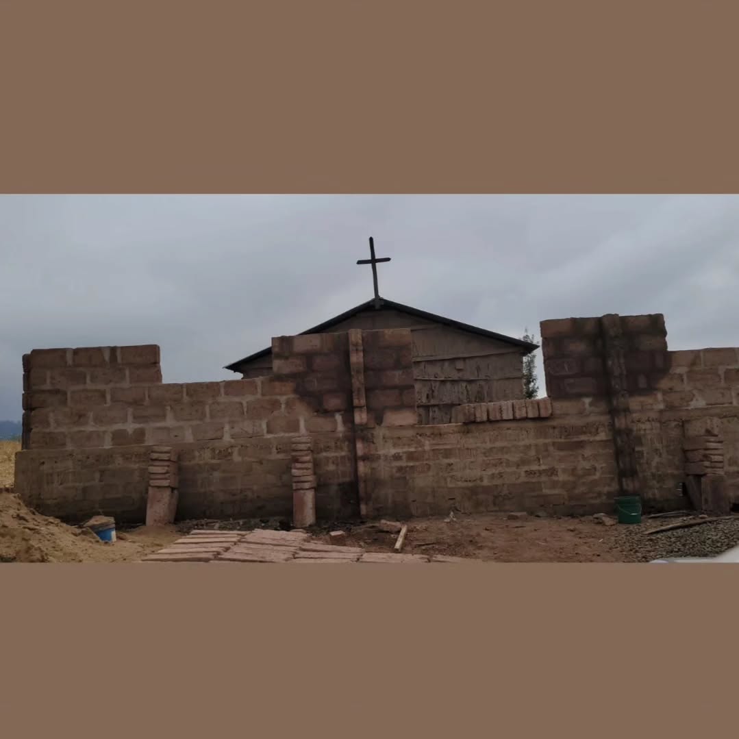 Progress on the new church in Lostetes! The Lord has been faithful every step of the way. We're building around the existing church so that the congregation can still have a place to gather, they are so looking forward to have a church building!
We picked up supplies and drove up the mountain to deliver them, swipe to the end to see a video, many hands make light work!