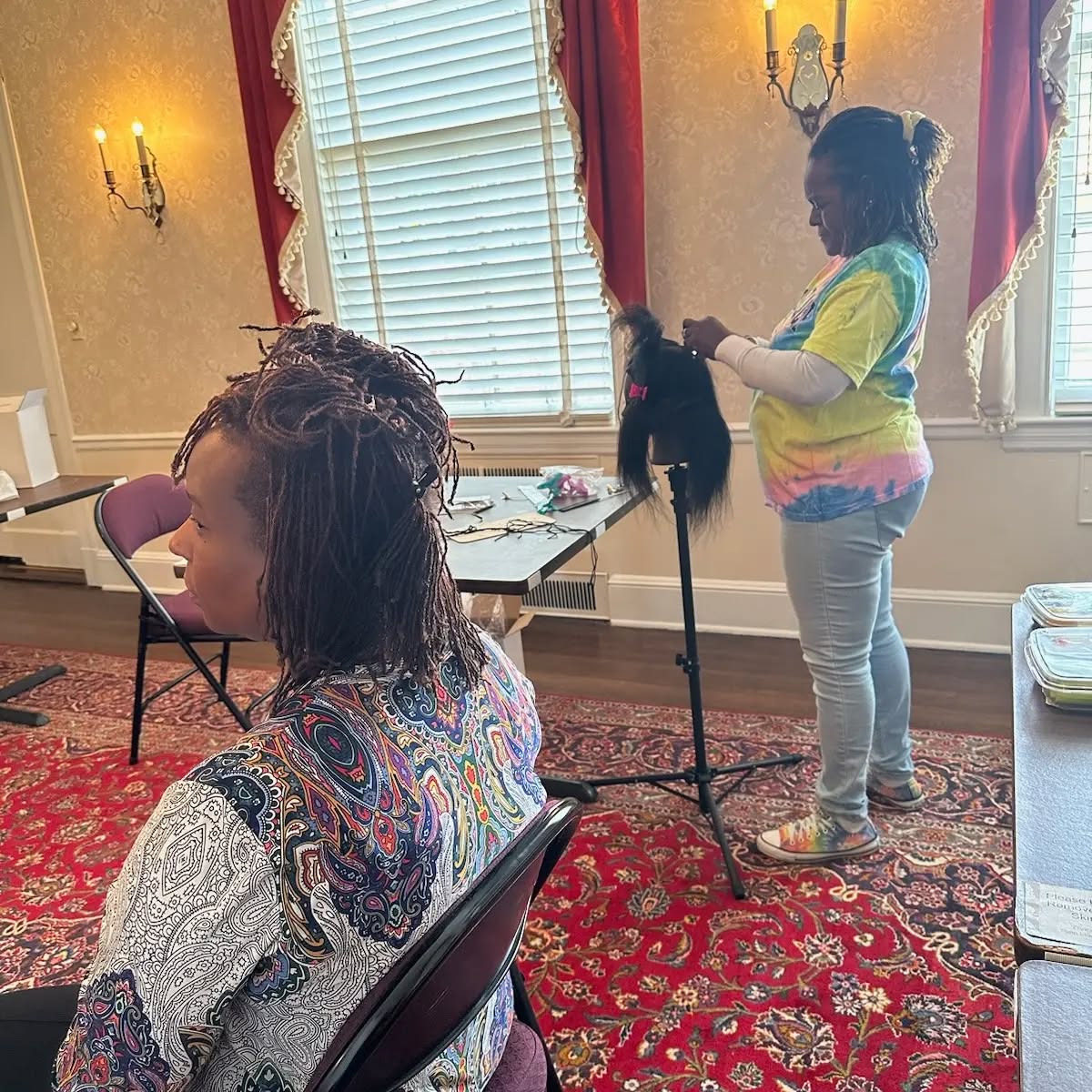 September's Microloc Class was a success. Students are ready to go!
#gridlocdnaturalhair #microlocs