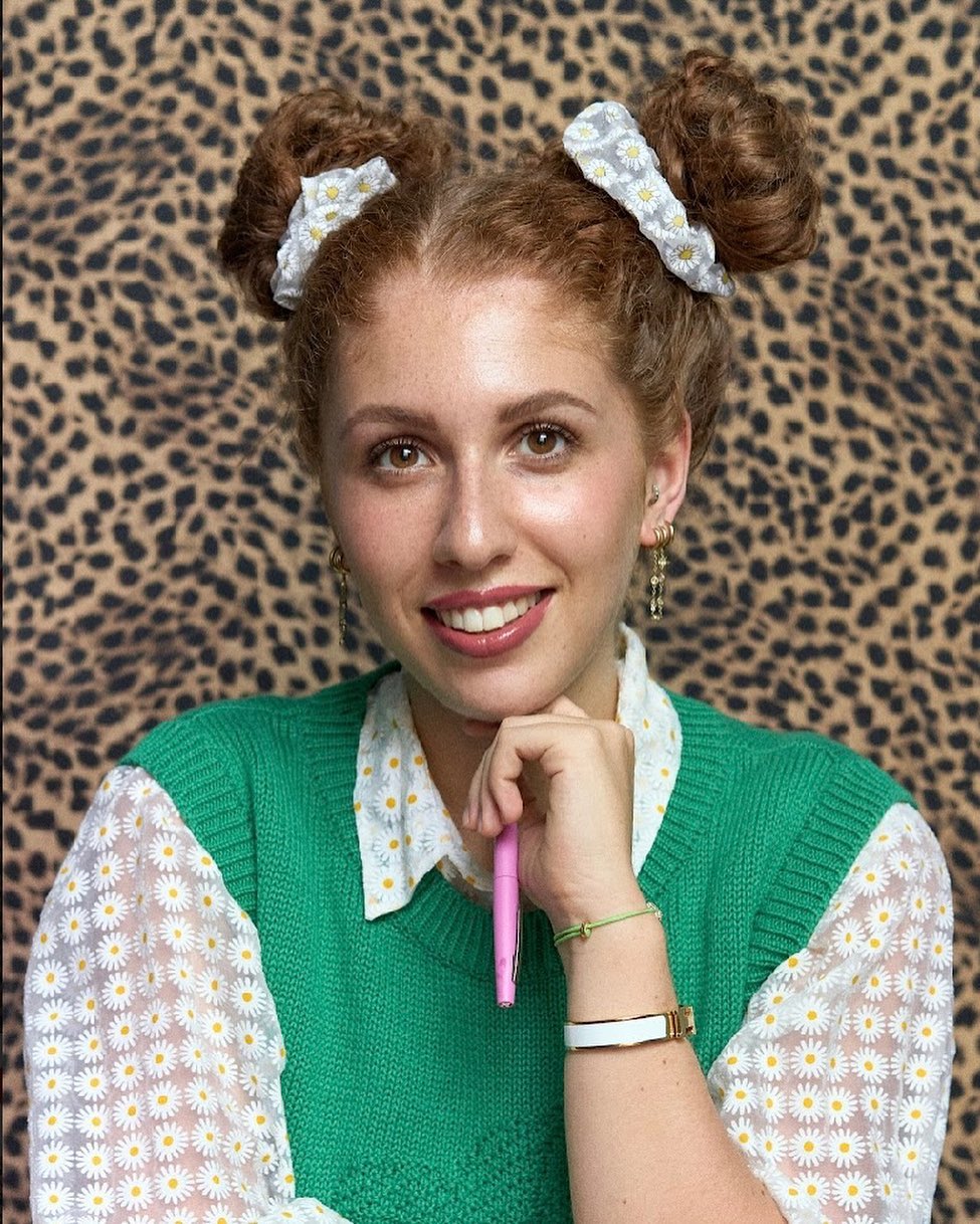 Quoi de mieux que d’assortir ses chouchoux à ses vêtements? 🫰🏻
📸@melina_machenaud
👗 @philippinelafarge