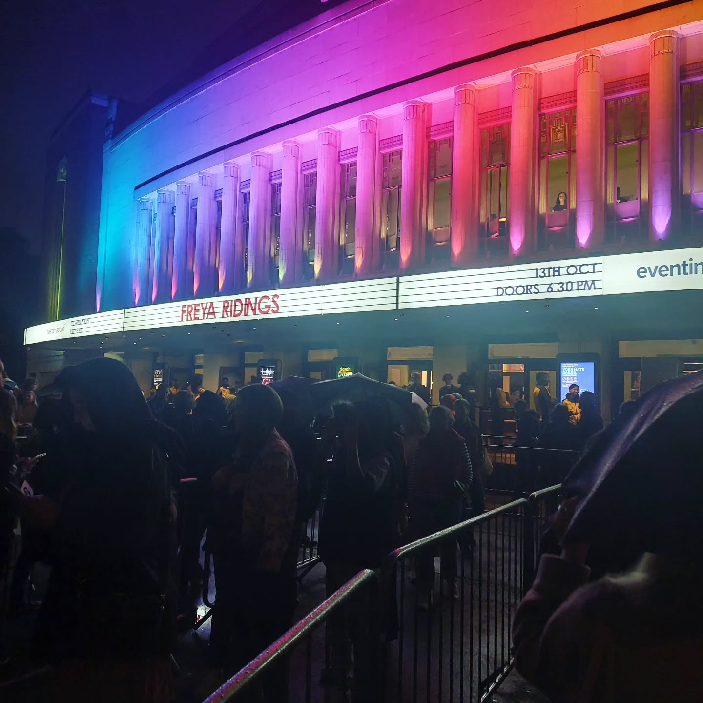 I'm so, so very excited to be seeing my friend the incredible talented @freyaridings perform tonight.... 🤗