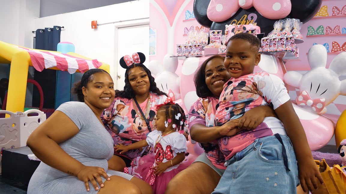 Cake, candles, and a whole lot of fun! 🥳🎉🪅🎈
#professionalphotographer
#professionalphotography
#photography
#photographer
#photo
#photooftheday
#picture
#pictureoftheday
#family
#familygoals
#birthday
#familyphotography
#familyphotographer
#eventphotography
#eventphotographer
#love