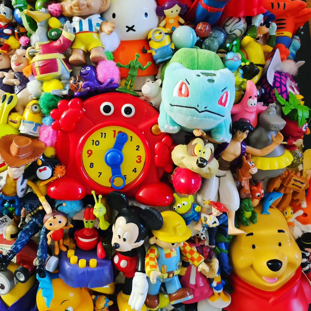 'Pooh O'clock' in the making 💥
#walldecor #wallart #wallpainting
#toyart #toys #pooh #pokemon #pokemonart #muurdecoratie #speelgoed #kunst #kunstwerk #mcdonalds #disney #disneyart #forsale #tekoop