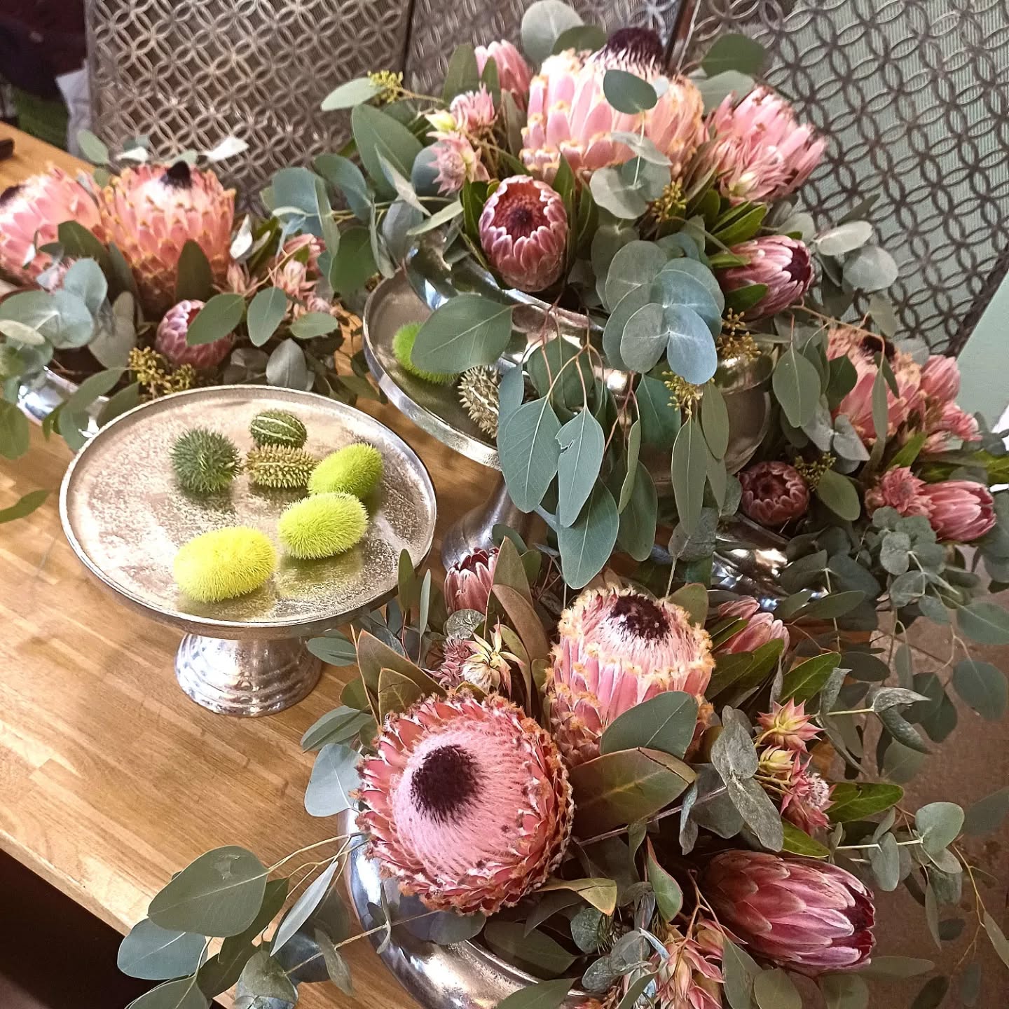 Eventflorisk mit Protea-love it💕 #cityblumehdh #floristik #events #protea#eukalyptus#dekoration#herbst