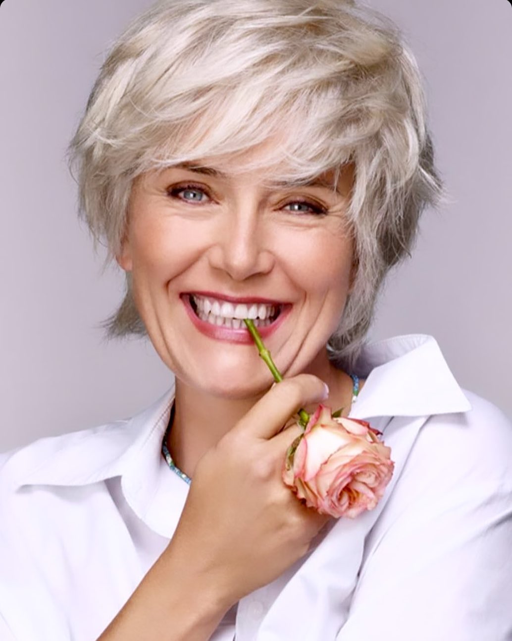 🎀 Rester coquine ,
même avec Sa perruque….
#liguesuissecontrelecancer #liguesuissecontrelecancerdusein #liguefribourgeoisecontrelecancer #cancerdusein #liguevaudoisecontrelecancer #liguevalaisannecontrelecancer #ligueneuchateloisecontrelecancer #liguevaudoisecontrelecancerdusein #cancerdusein🎀 #coiffeurfribourg