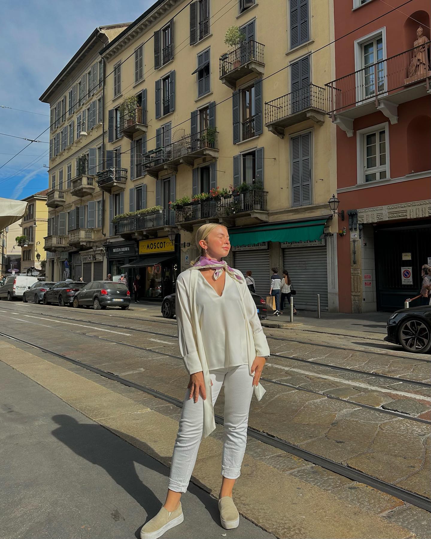 Cover your shoulders in duomo or else!