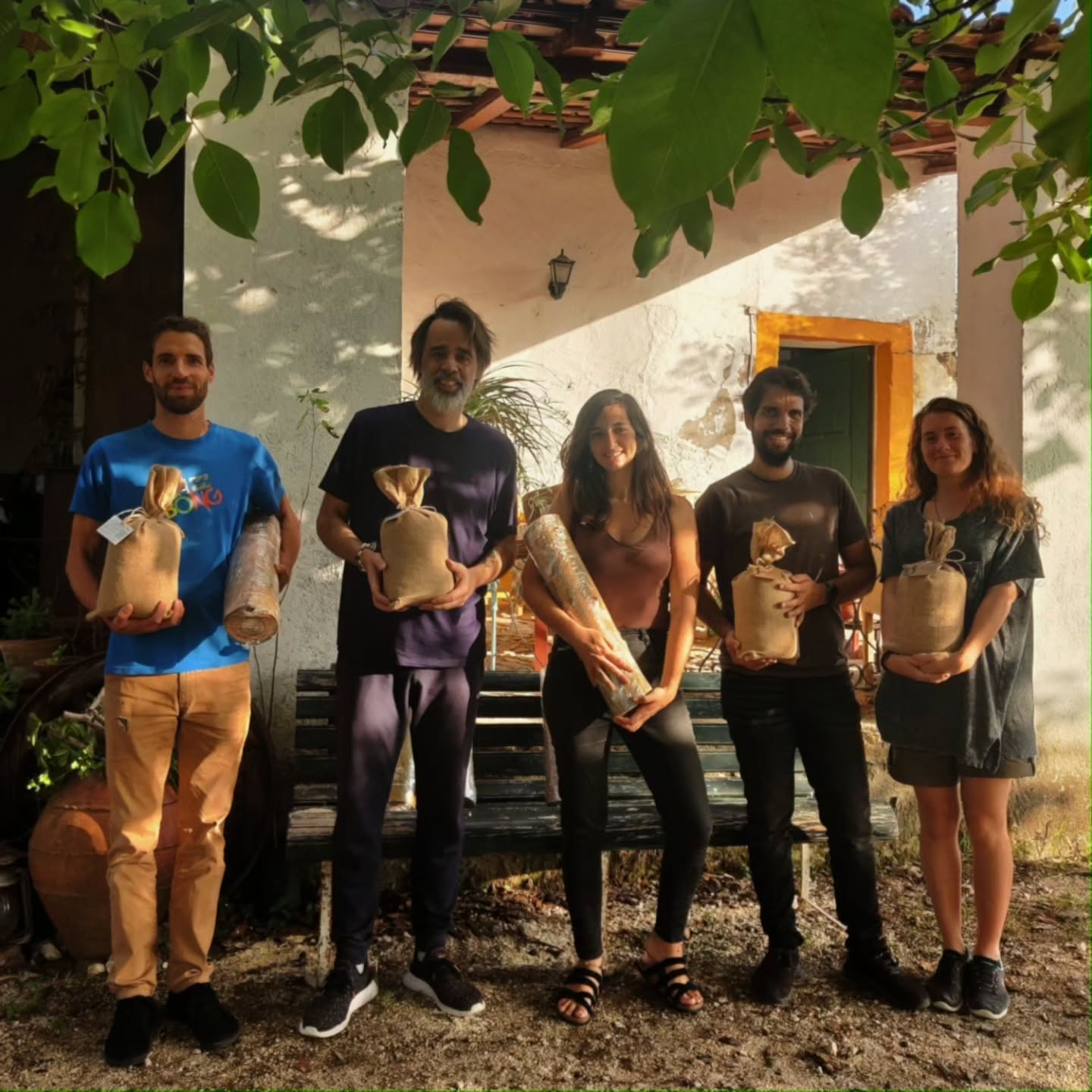 We had our first homemade mushroom production workshop. 🍄 Thank you to @andre_ferreira.4564 and to @sunfungi_mushrooms for such a surprising and enriching session. Excited to welcome our first baby mushrooms 6 months from now. ✨
PT: Tivemos o nosso primeiro workshop de produção caseira de cogumelos. 🍄 Obrigada,@andre_ferreira.4564 e @sunfungi_mushrooms pela sessão interessante e enriquecedora. Daqui a 6 meses teremos os nossos primeiros cogumelos. ✨