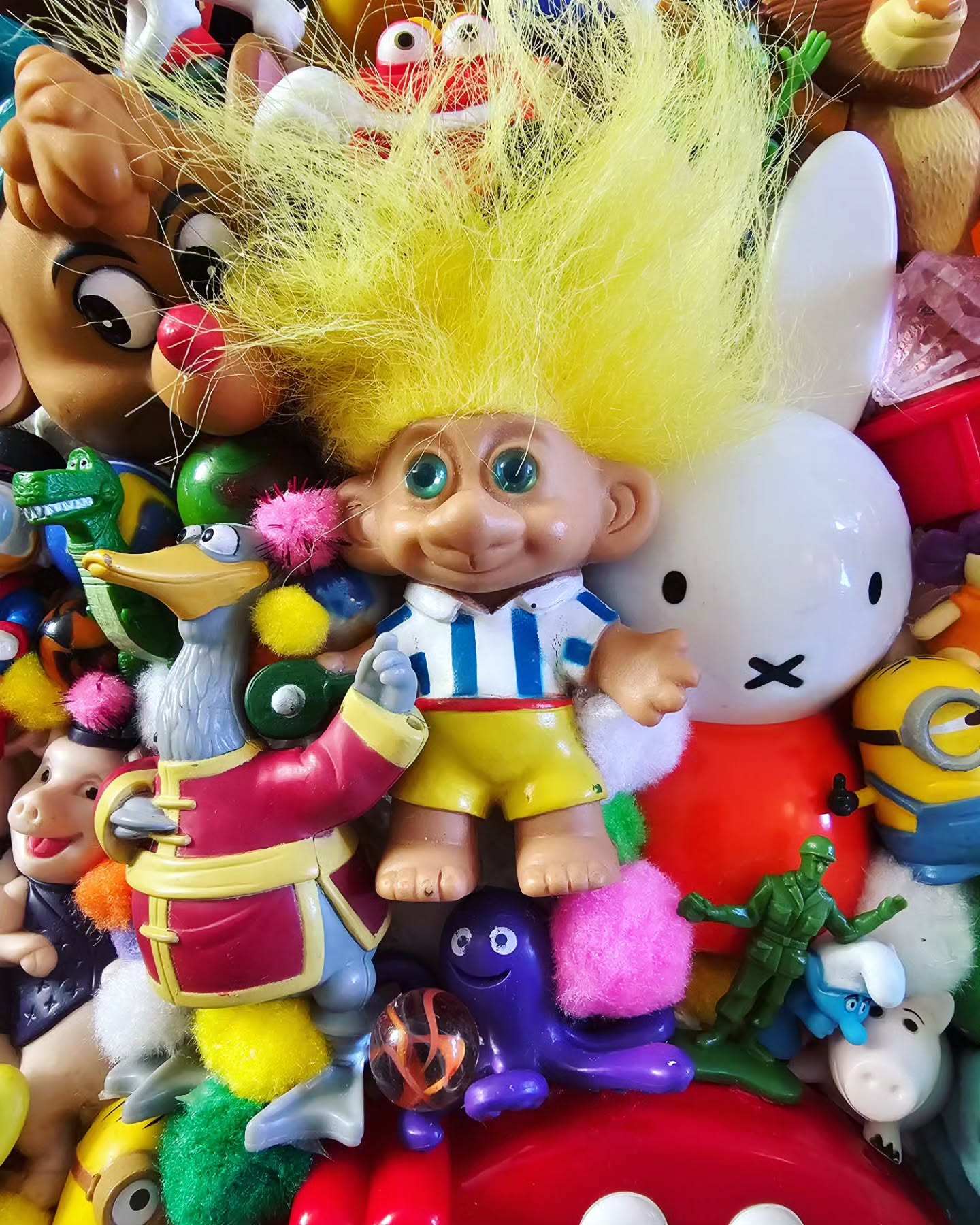 'Pooh O'Clock' 🫧
#walldecor #wallart #muurdecoratie #kunst #art #toys #toystagram #toyphotography #toyart #nijntje #troll #disney #disneyart #mcdonalds