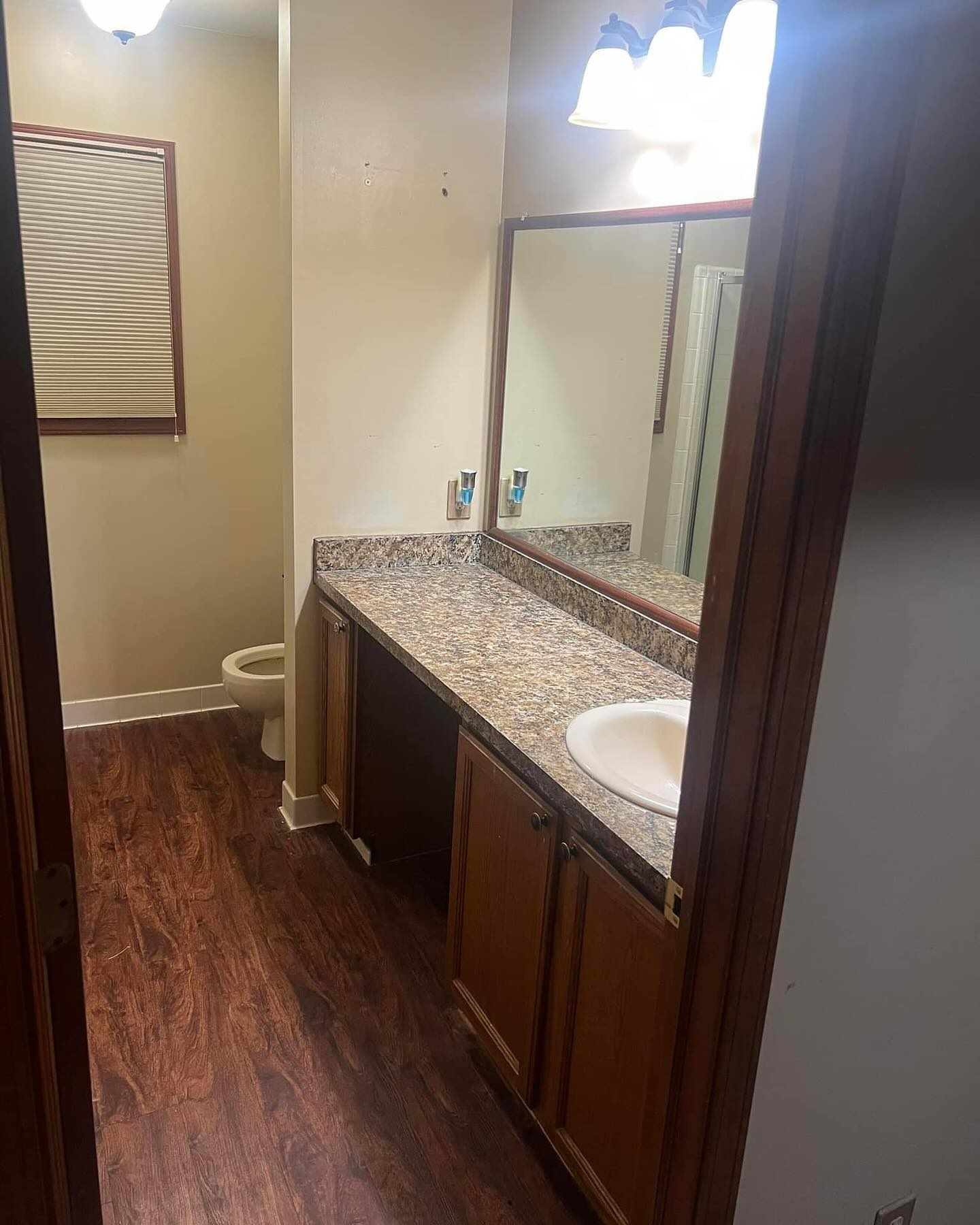 A little before and after!
#bathroom #remodel #bathroomremodel #kimbletile #subwaytile #tile #schluter #deltafaucet #tileandstoneworks #beforeandafter