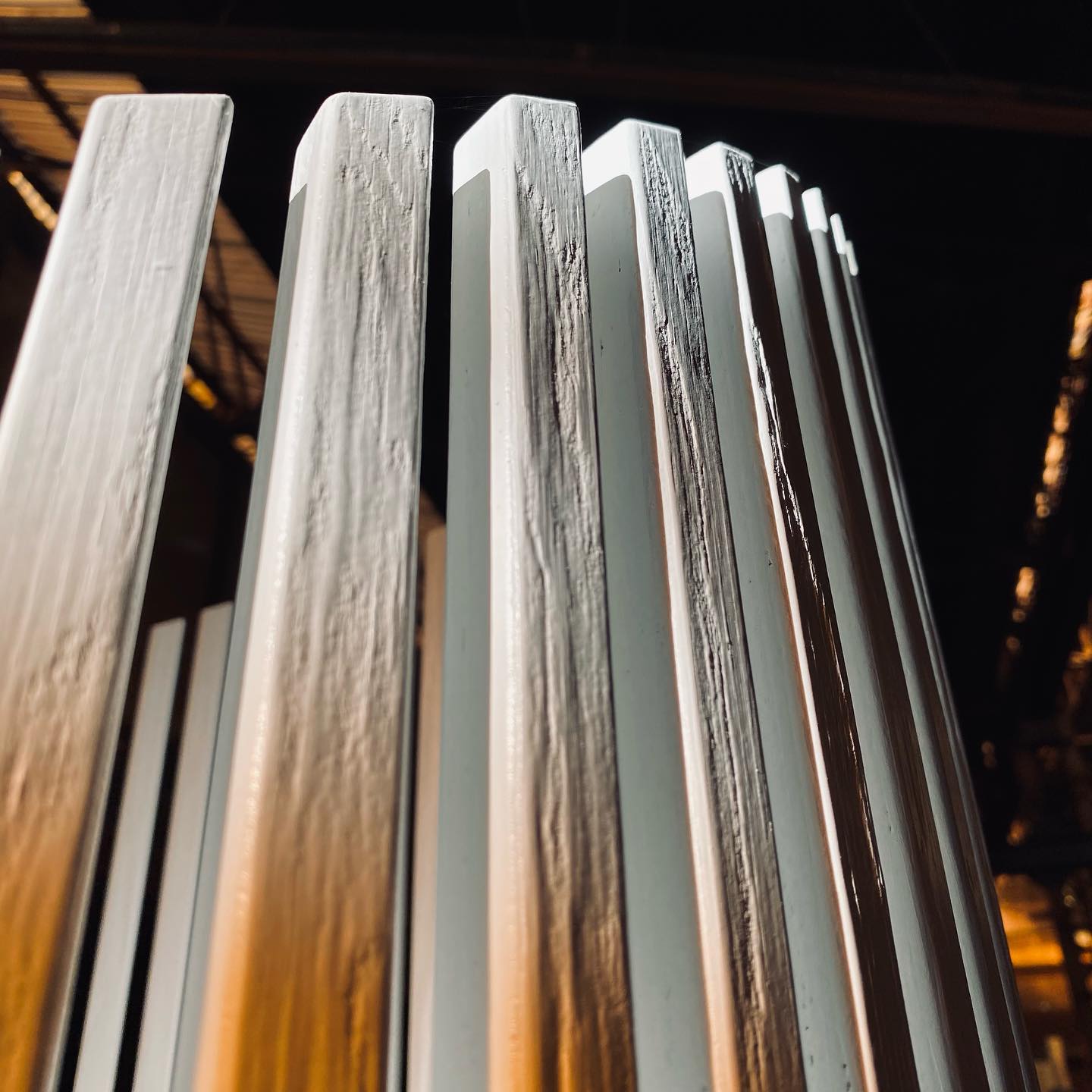 Here’s a first look at my newest cat tree model. Made in sandblasted FSC pinewood ply and finished with a very durable white laquer.
Totally customisable and handmade in Belgium.
Order yours now! 😼
#catshelter #design #makersgonnamake #furniture #spotintheshade #scratch #handmade #catfurniture #furnituredesign #custombuild #pine #prototype #scratchtree #detail #custom #model #cat #ecofriendly #retrofuture #cattree #modern #firstlook #customisable