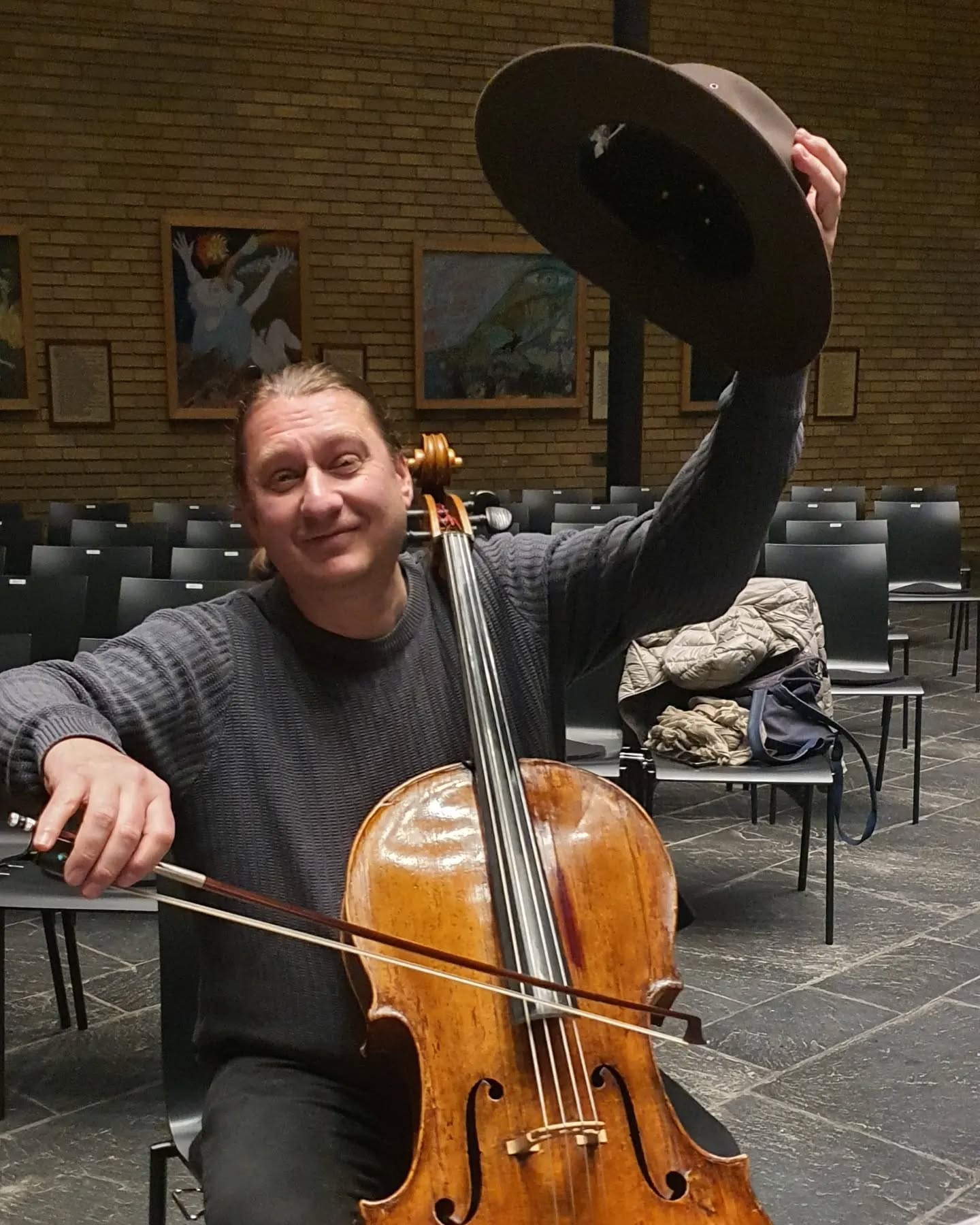 Preparing for our next concert in Citykirche Wuppertal at 17Uhr, 11.11.2023. With my wonderful pianist @alina.amaras. Hope to see you there!
.
Photo @alina.amaras
.
Thanks so much to Markuskirche Düsseldorf for always providing such a great rehearsal space. 🙏