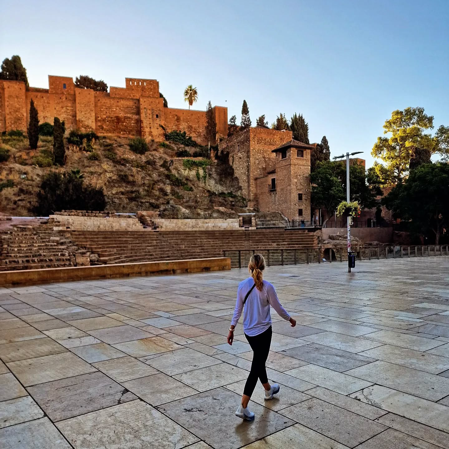 📍 C/Alcazabilla
❗️ Alcazaba y Teatro Romano de Málaga
🌞 Buenos días y buen fin de semana a todos
.
.
.
.
.
.
#lovingmalaga #malaga #malagalife #malagaturismo #malagaspain #málaga #malagatoday #andalucia #ckmalagalife #ok_malaga #ok_andalucia #españa #spain #estaes_malaga #visitspain #visitmalaga #costadelsol #ok_spain #photosofmalaga #malagaconacento #spain_all_pics #lateandalucia #travel #alcazaba #travelphotography #livelovespain #latemalaga #enamoratedemalaga #objetivoandalucia #latildedemalaga