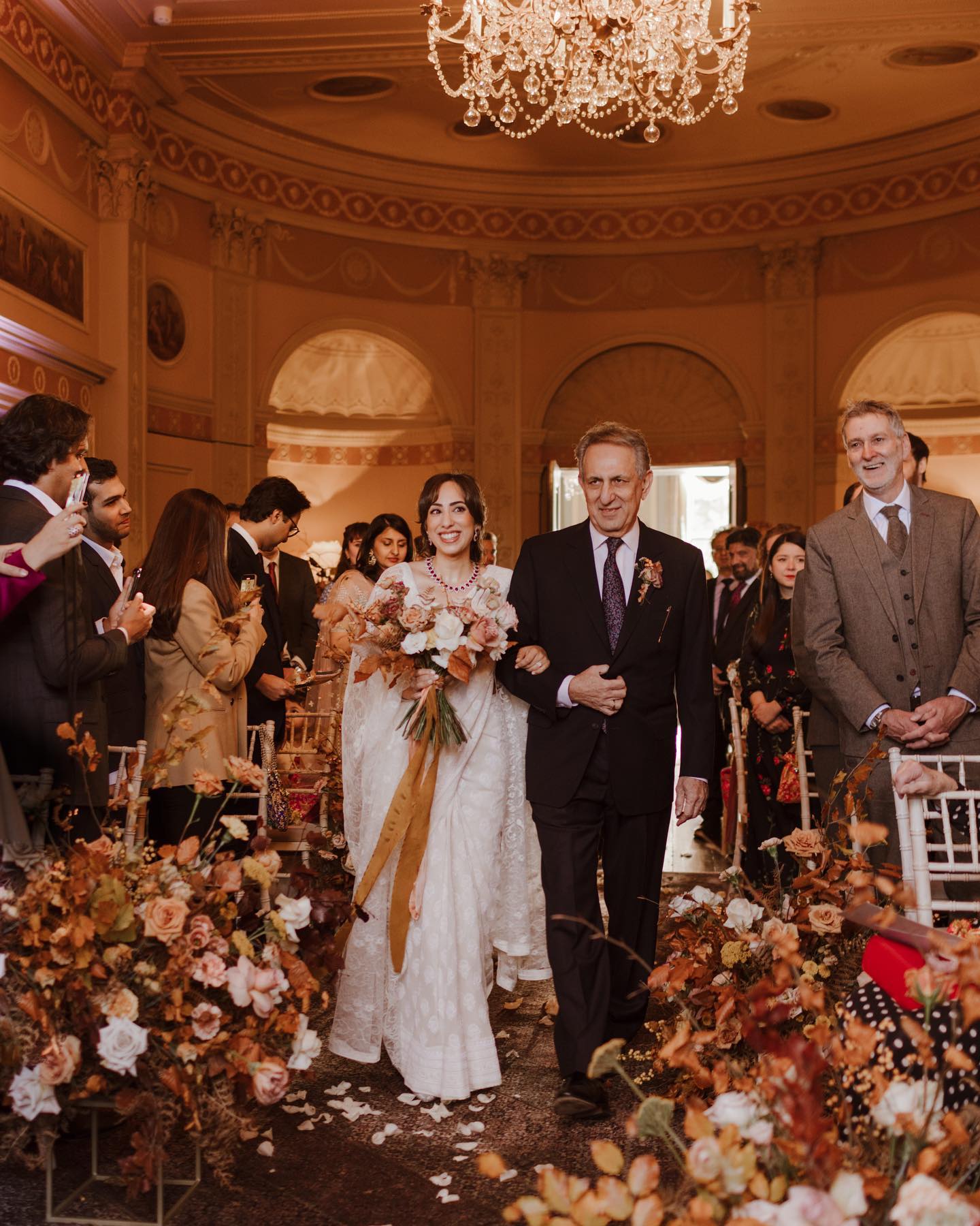 Holding on to Autumn with a look back to this wonderful wedding. Proud father of the bride with beautiful Sara. This wedding was planned within a matter of weeks but that didn’t detract from every detail being considered. In fact, somehow, the time pressure (and the brilliant trust that S&T had in me) meant the vision came together so smoothly. Home House and the colours in this magnificent room loaned themselves to a glorious autumnal colour scheme and @jennibloomflowers was the perfect floristry wizard to take the brief and elevate it to the next level.
Image @thecurries.co
Venue @homehouselondon
Florist @jennibloomflowers
Make up @pandamakeup
Hair @lovehairbylou
Planning & Design - Jenna Hewitt
#autumnwedding #homehouselondon #homehouselondonwedding #ukweddingplanner #luxuryweddingplanners #londonweddingplanner