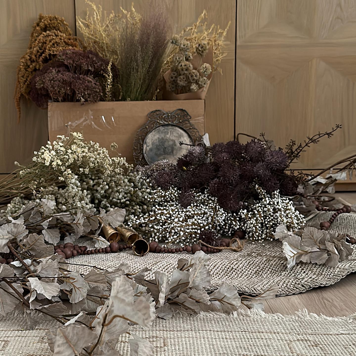 Hunting and gathering for a good cause. We will be decorating a Christmas tree for the grand terrace at Cecil Green Park for Homes for the Holidays. The plan is for a large dramatic cascading dried floral installation. We can’t wait to get creative and help this worthy charity.
See my previous post for full event details and how you can support this event.
#homesfortheholidaysvan #homesfortheholidaysvancouver #holidays2023 #holidaysvancouver #vancity #vancouver #yvr
@takeahikefdn @homesfortheholidaysvan @thestylewell @yakashirofarm