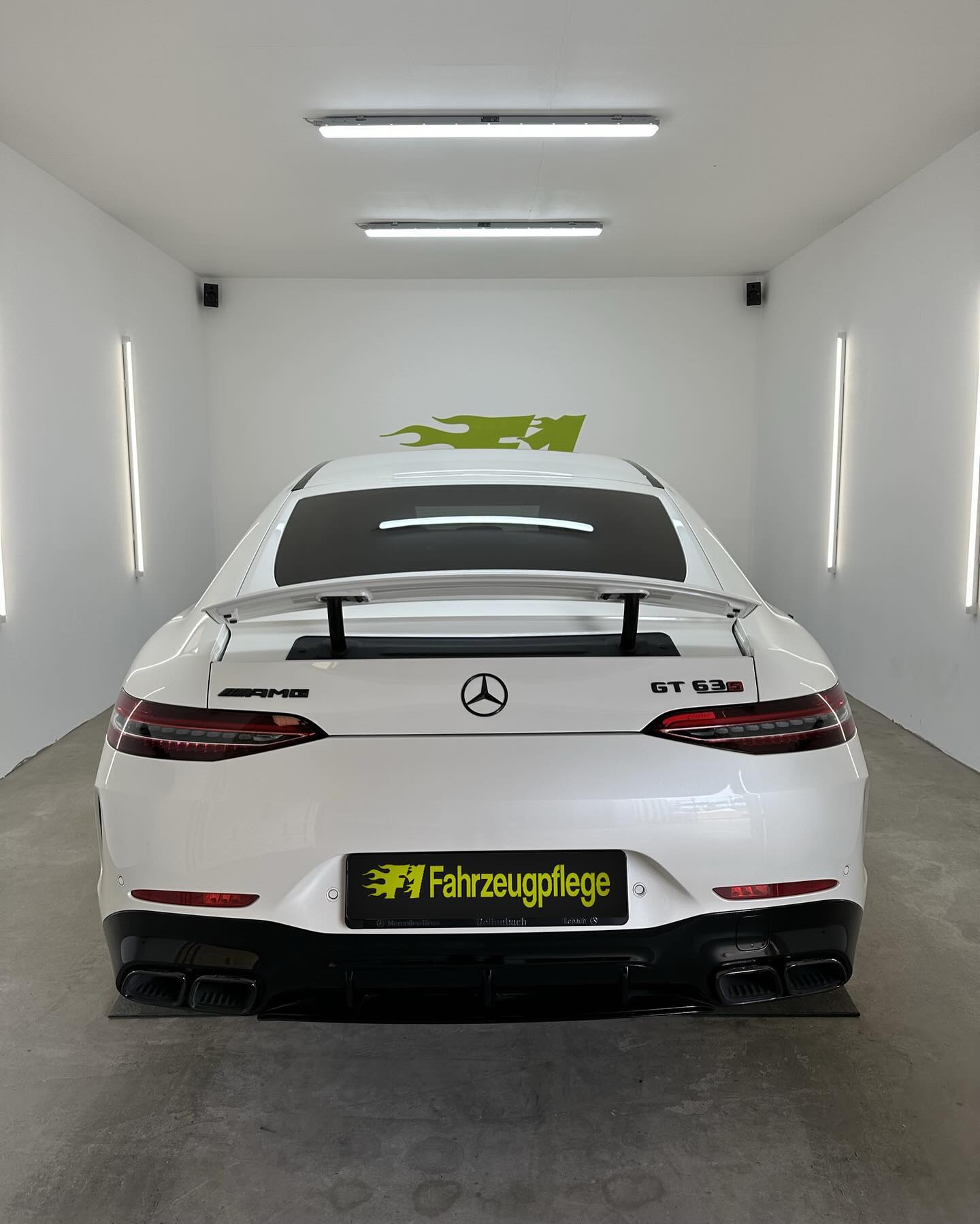 Mercedes-AMG GT63s 🤩
✅ Keramikauffrischung
✅ Innenreinigung Intensiv
•
•
•
#mercedes #amg #gt63s #gt63 #fahrzeugaufbereitung #fahrzeugpflege #f1_fahrzeugpflege #autopflege #keramikversiegelung #neustadt #nrü