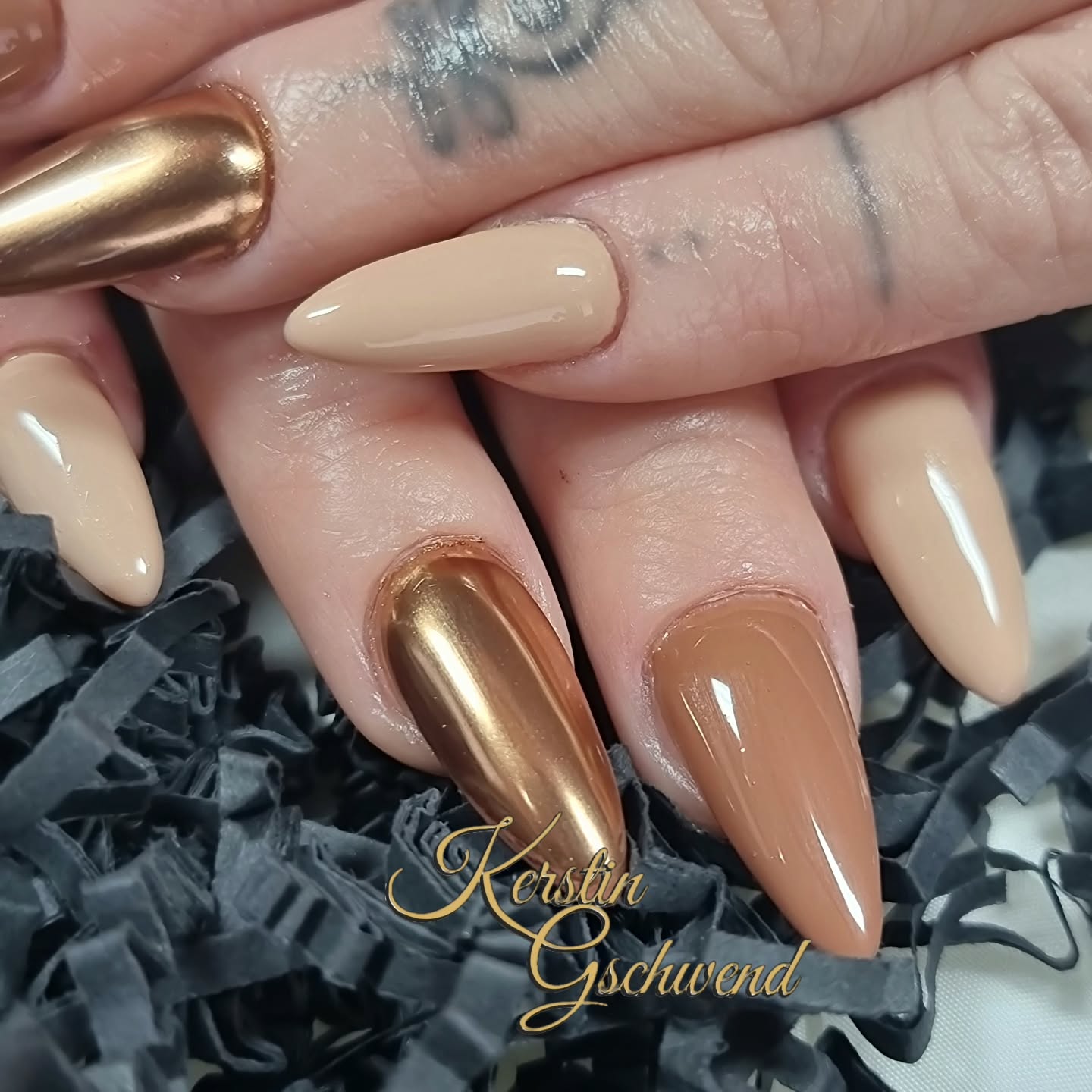 Autumn🍂
#autumnnails
#autumnvibes
#gelnails
#bernnails📍
#naildesign
#manicure
#colornails
#herbstfarben
