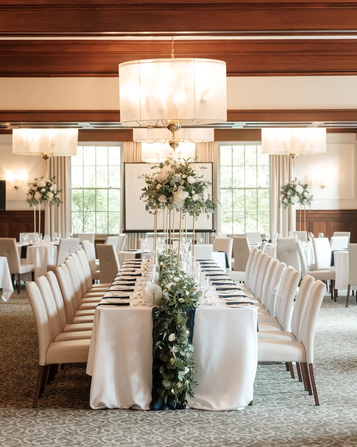 Gorgeous room decoration at the Royal Ottawa Golf Club @royalottawagc during the Audrey and Pier-Luc wedding's
Floral decoration made by @ledesignfloral
Decoration by @voeuxdamour.officiel
___________ _ _ _ _ _ _ _ _____________
Magnifique décoration de salle au club de golf royal d'Ottawa @leclubdegolfroyalottawa lors du mariage d'Audrey et Pier-Luc.
Décoration florale réalisée par @ledesignfloral
Decors réalisé par @voeuxdamour.officiel
#weddingphotographer #wedding #ottawawedding #weddingontario #weddingottawa #weddingflowers #weddingdeocrations #weddingroom #salledereception #mariageottawa #mariagegatineau #gatineauphotographe #photographegatineau
#photographemariage #loveofmylight #loveofmylife #weddingstyling #weddingplanner #royalottawagolfclub #aylmer