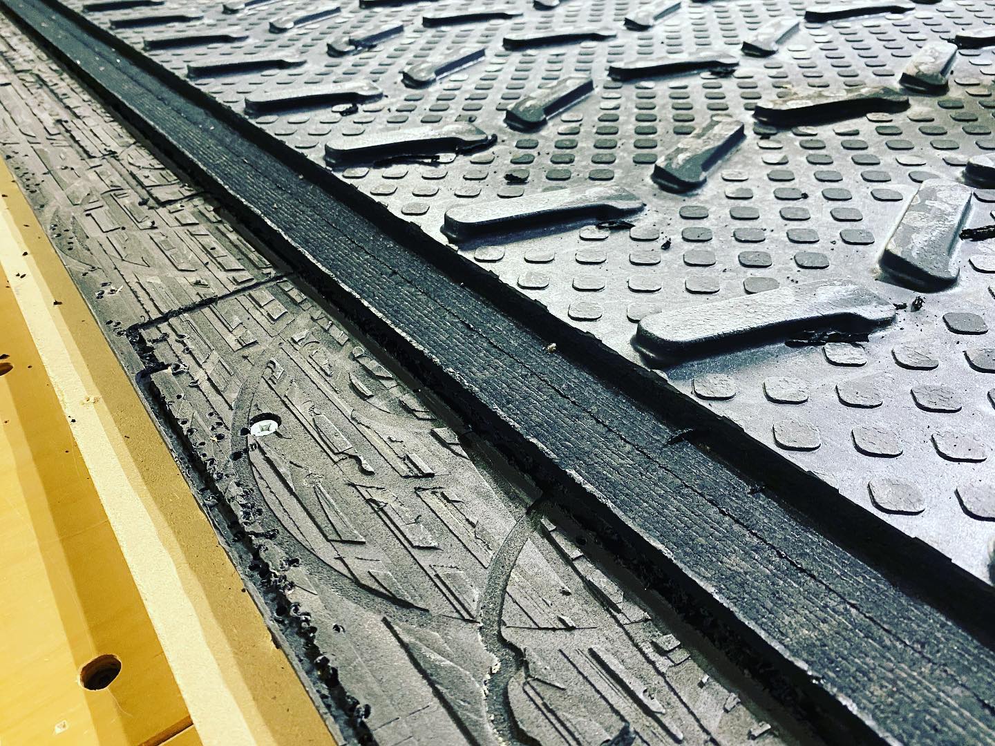 Rubber on the CNC…rough 😅
#cnc #cncfabrication #cncrouter #fabrication #fabricationlife #makersgonnamake #makerlife