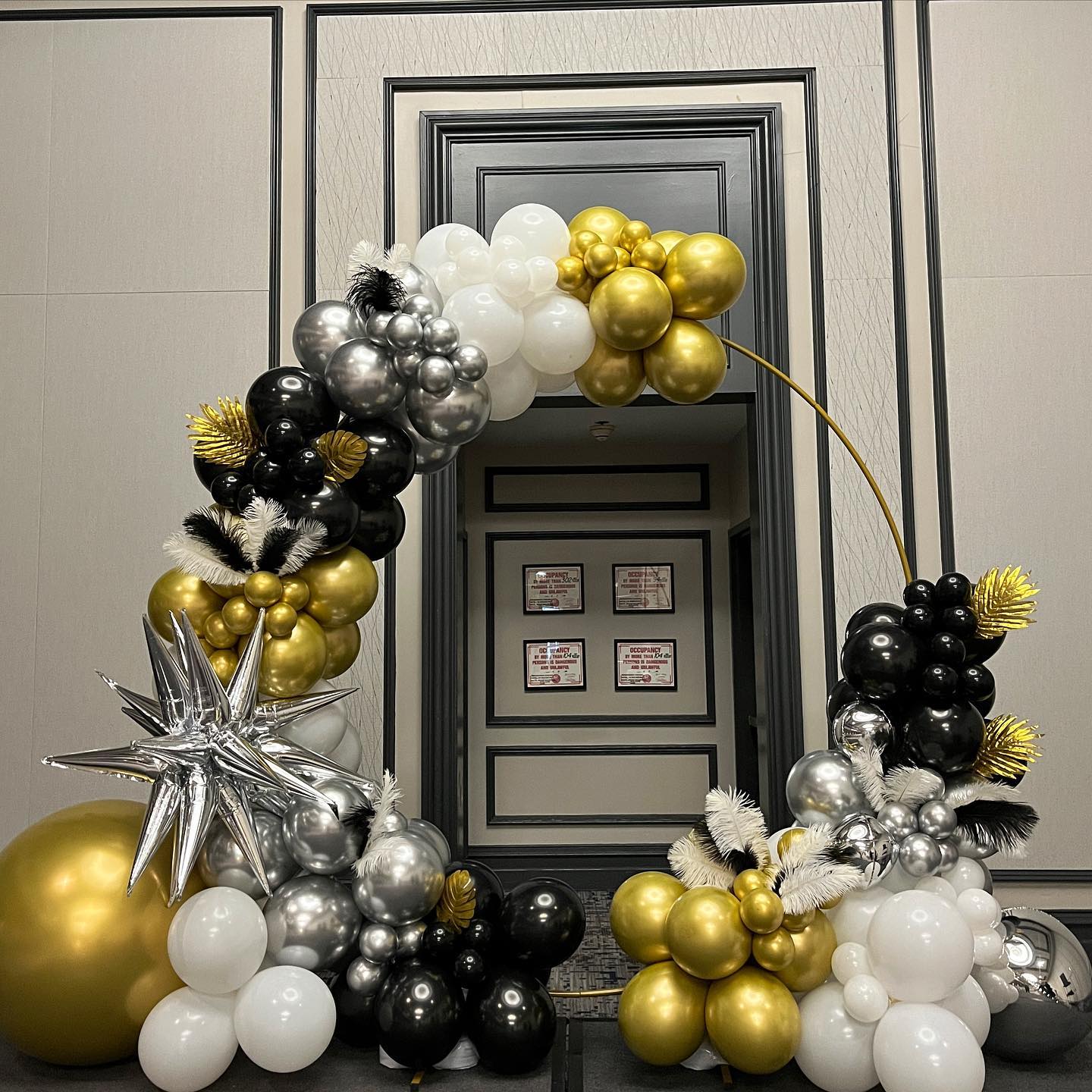 Holidays are just around the corner! ✨
Book your special event balloons while you can 🤩
•
•
•
•
•
#newyearseve #newyearswedding #2024newyears #newyearsevent #chicagowedding #citywedding #chicagonewyearseve #holidaywedding