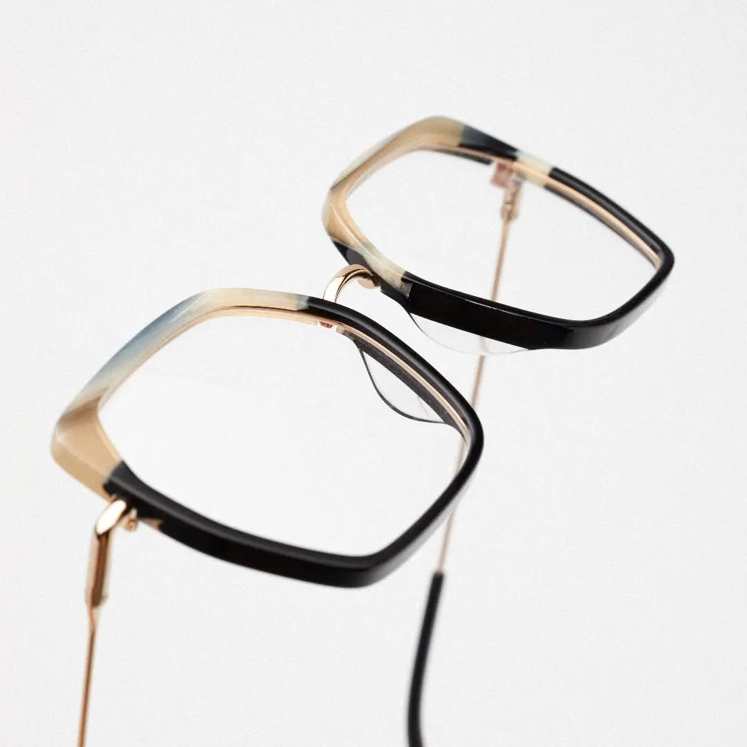 Kaleos
#barcelona #fashion #frame #opticien #kaleoseyehunters #art #glasses #sunglasses #spectacle