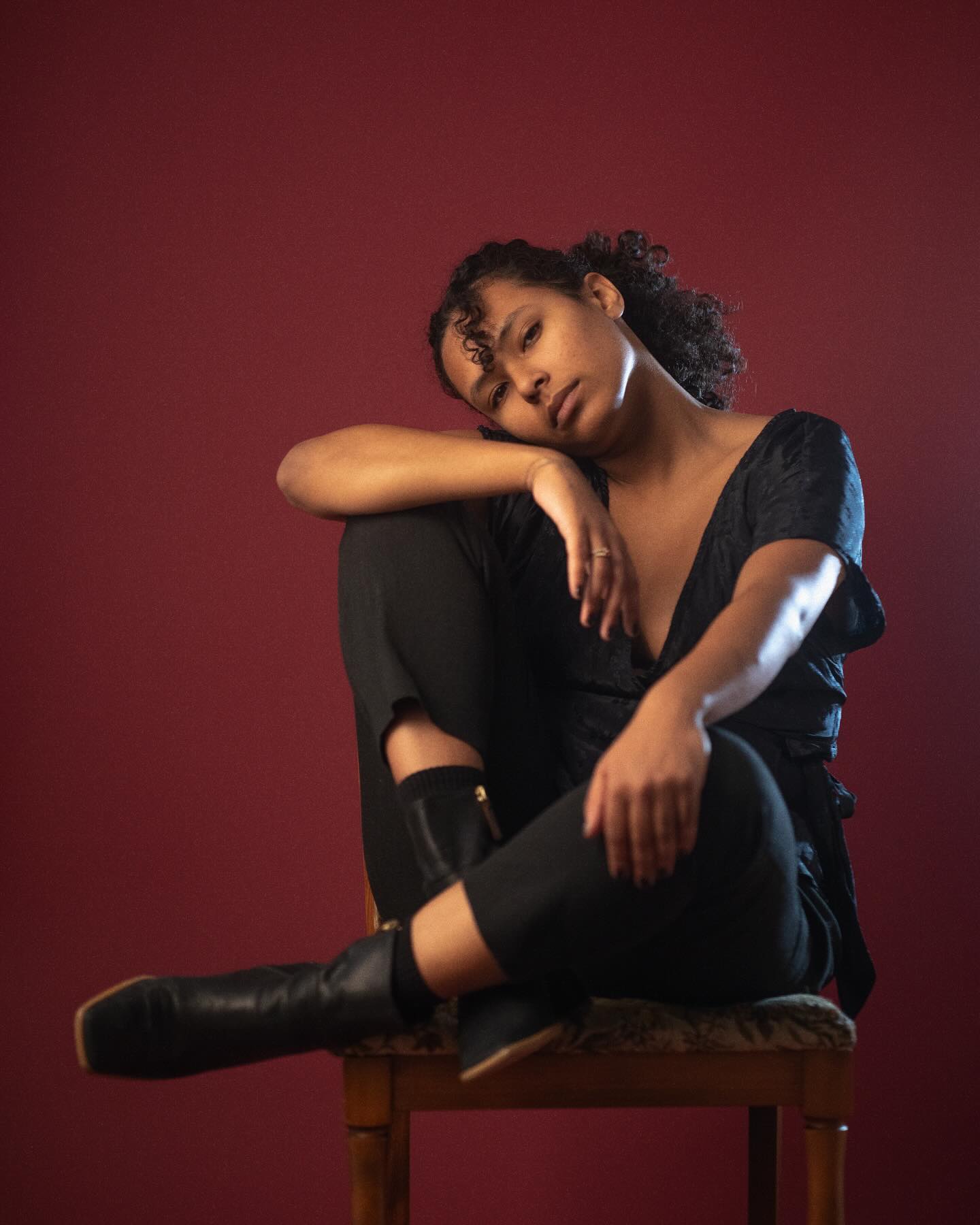 This was such a cozy shoot with @cocochocolace I will post another of our collaborations soon ✨