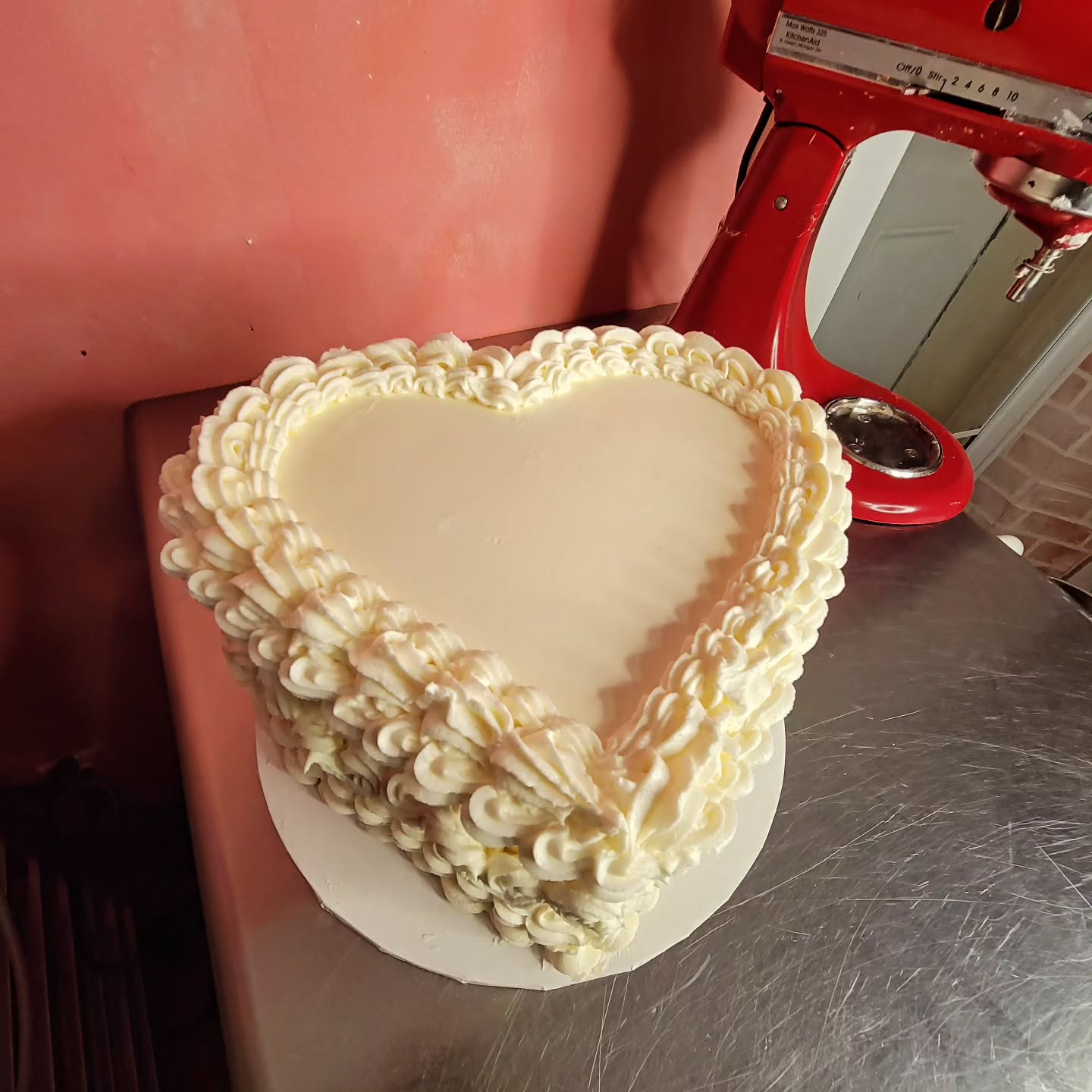 Happy Sunday 💕
-🎨-
-😎-
-🎂-
#loungincake #loungin #createchillcake #ediblecreationsforall