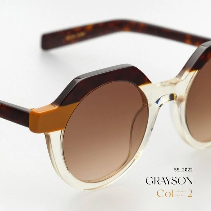 Kaleos , une collection de lunette Espagnol qui sera vous surprendre , par son originalité et sa créativité.
#barcellona #handmade #spectacle #acetate #frame #sunglasses #eyeglasses #kaleoseyehunters #glasses #art #design #color #opticien @les_lunettes_de_benjamin