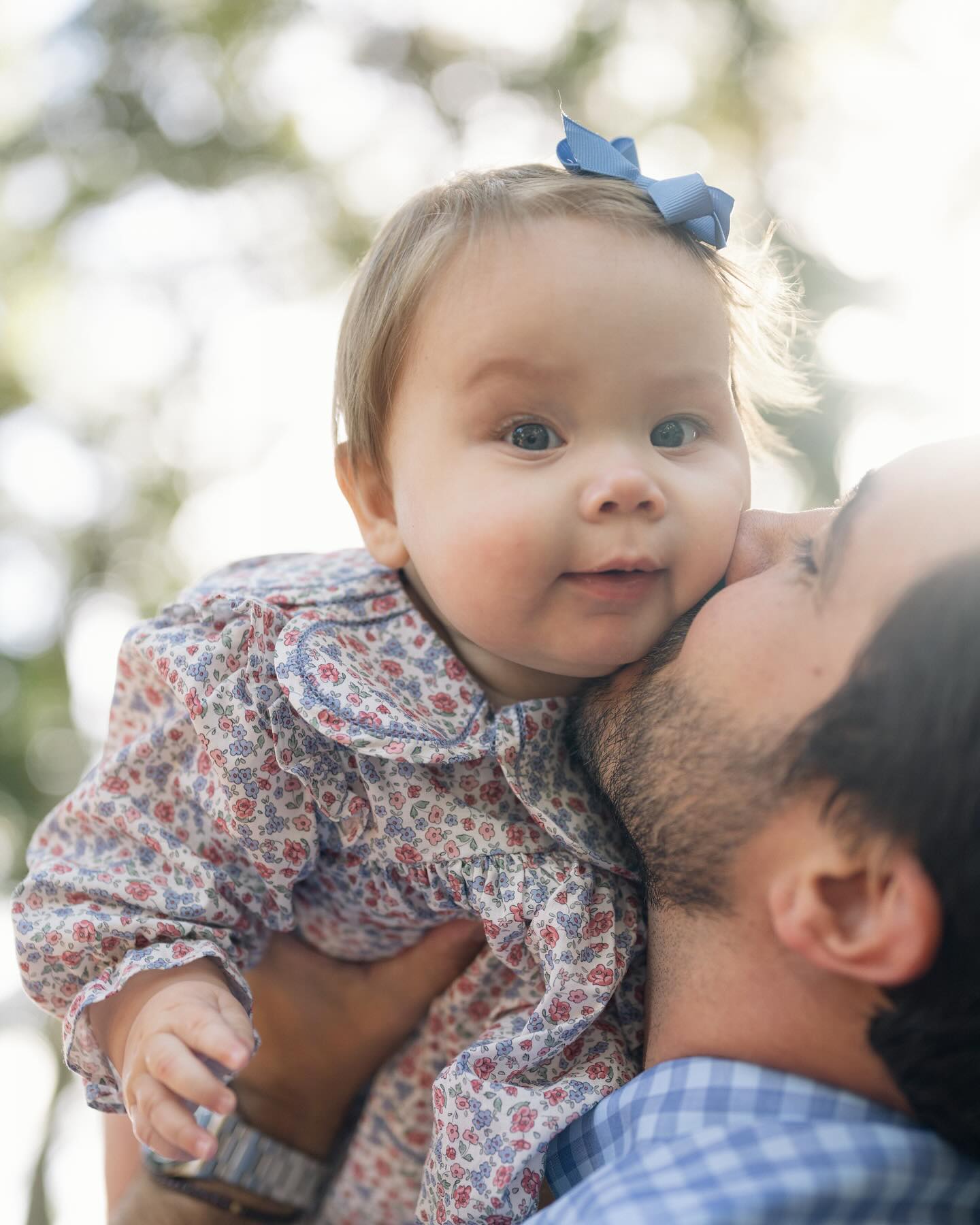 It’s holiday card season! I’m still taking bookings for December if you’d like to set up a session 🩶