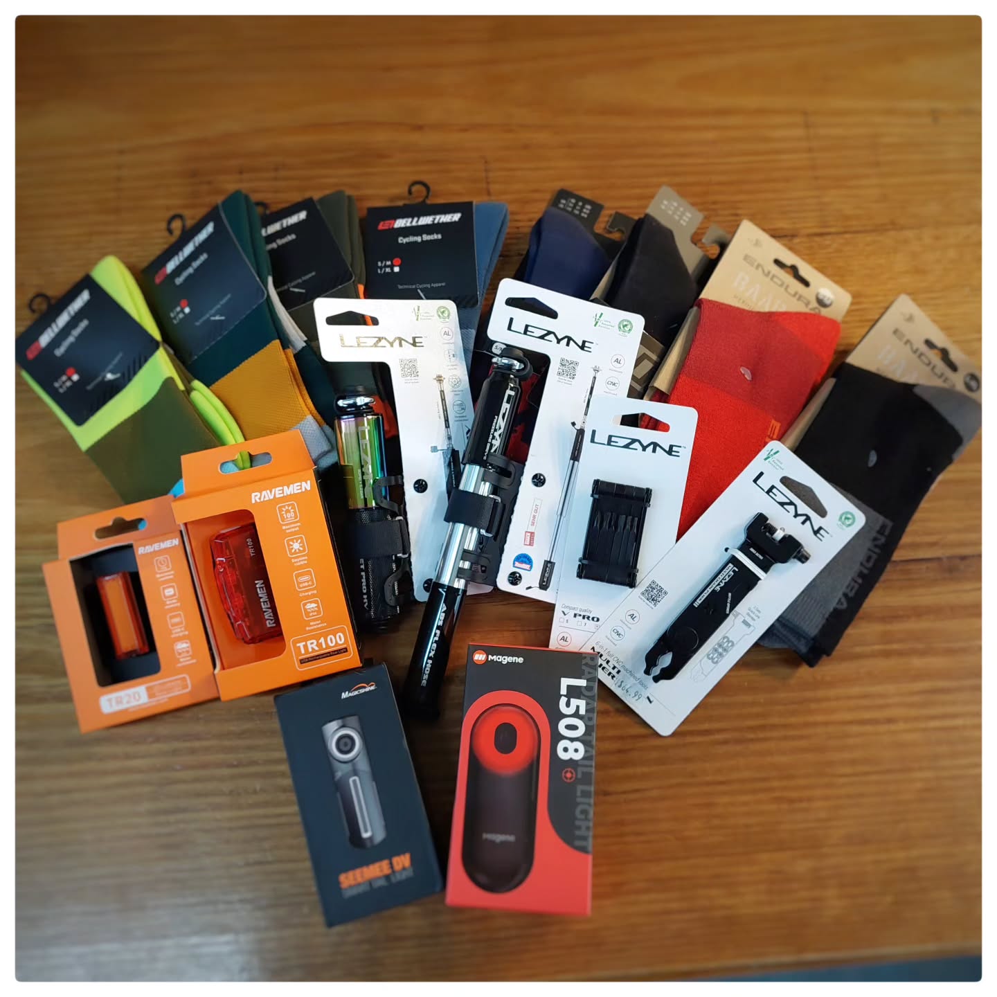 Some Christmas gift ideas for the Bike Nerd in your life.
-
-
Bellwether Socks $29.99
Enura Merino Socks $29.99
Fox Trail Socks $24.99
Ravemen TR20 rear light $39.99
Ravemen TR100 rear light $59.99
Lezyne Pocket drive pump $59.99
Lezyne pressure drive $79.99
Lezyne v pro mini tool $59.99
Lezyne multi chain pliers $64.99
Magic Shine Seeme DV cam $199.99
Magene L508 radar light $199.00
-
-
-
-
-
-
#christmasgifts #cyclist #giftgiving #santa
#giftideas
#chriskringle
#secretsanta
#bikegift #cyclinglife