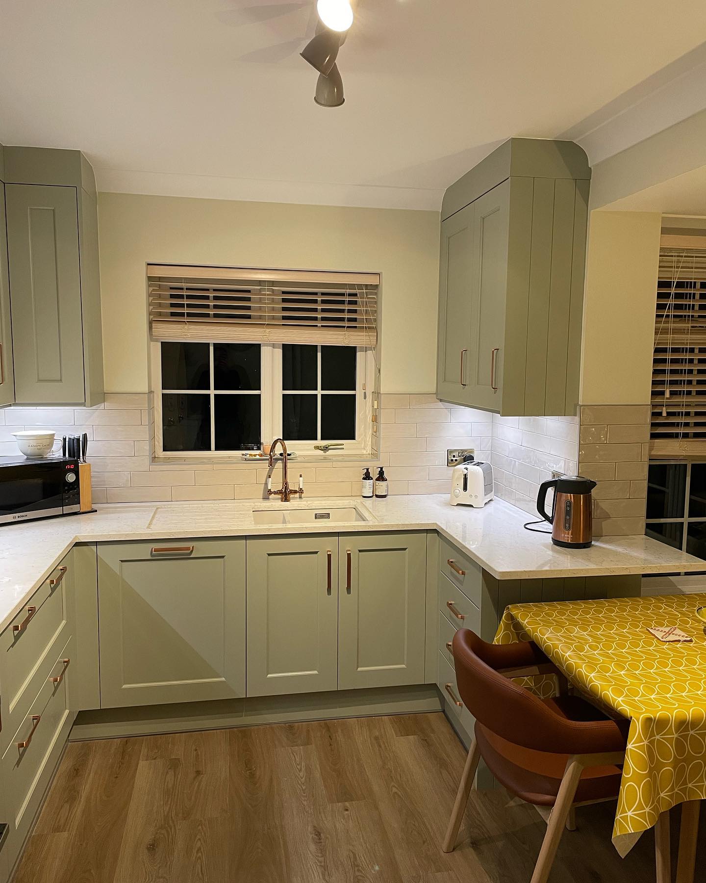 Upwood project completed, along with very happy customers 😃
@kitchen_stori Wakefield sage green doors.
@silestonebycosentino white arabesque worktops with recessed drainer.
@the1810company copper tap
@blanco_uk subline soft white sink.
Tiling from @tmktiles
Decorating by @r.f.m_paintinganddecorating
Plastering from @s.a_plastering
Electrical working by @capelesshero1
#kitchen #kitchenuk #kitchenrenovation #kitchendesign #designsupplyinstall #kitchensofinstagram #sagegreen #quartzworksurfaces #kitchengoals #kitchenremodeling #ashwoodkitchens