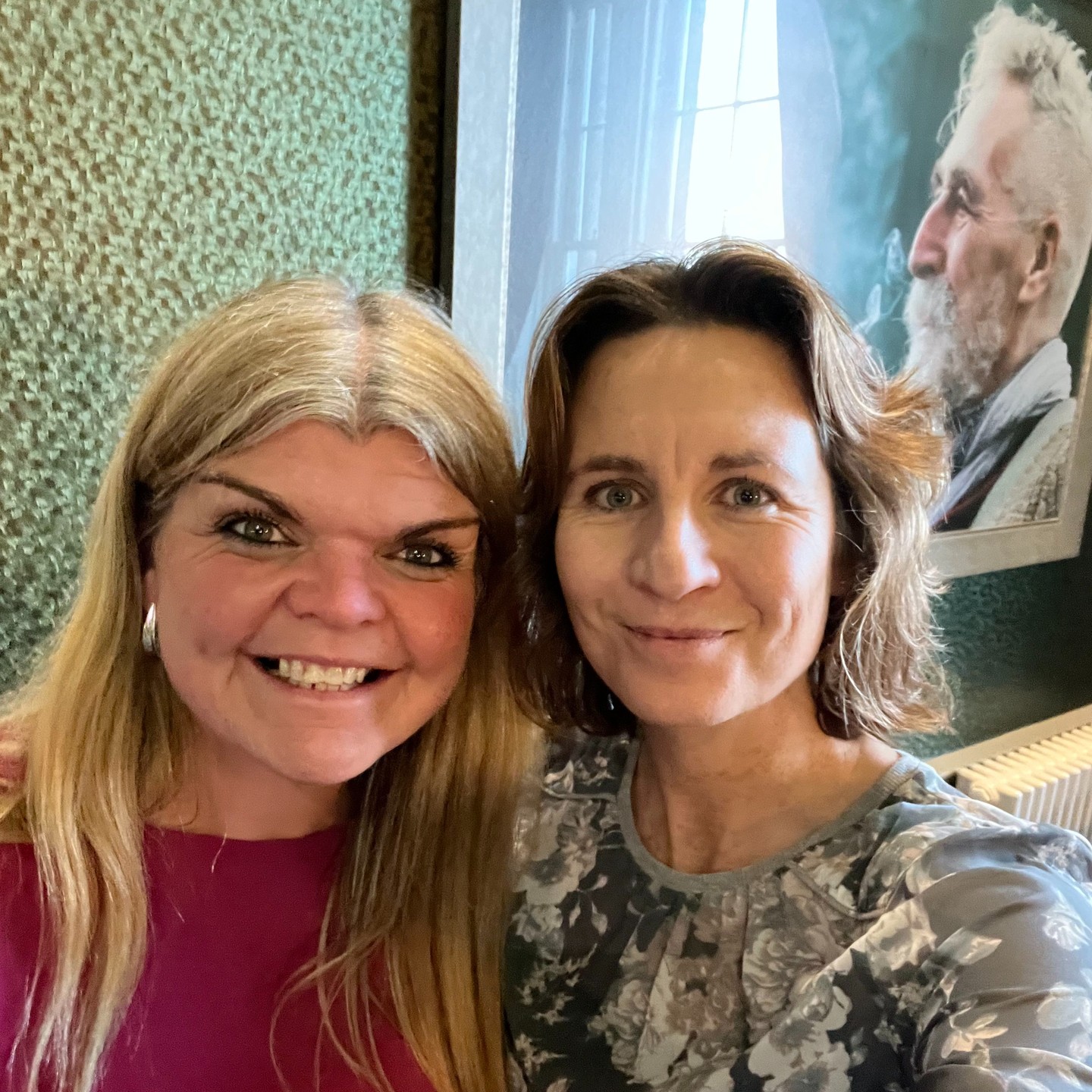 And the best part of my week so far..........the people in it. So good to catch up with @bateyjo and colleagues at DSEP conference and then fly straight to work with a brilliant, albeit cold, team! Game day.... š @sportsfilesteve