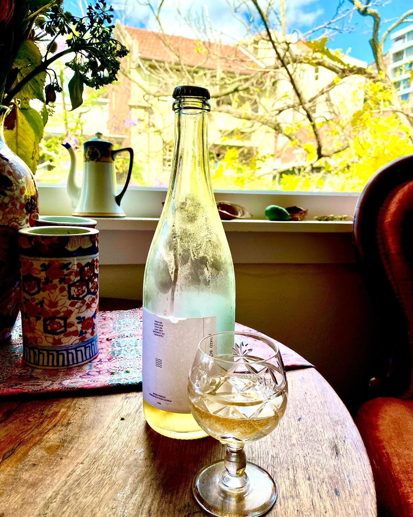 Tales from my corner shop. #indielocalfood #localfood💎is there no greater #voiceforfood than this wee indie local store? @junoandsons a “gucci” well really good quality foods, and my food friends laugh, ha ha this is my cnr shop! ( no over processed goodness extracted and replaced with artificial and synthetic fake foods) I can drop in and always find something to bring new life to my fresh vegies (bought mainly from sat Potts point markets) but Juno’s is handy for ripe oxheart flavourful toms, ripe avos, for that day ( its cnr shop not a green grocer ). Fresh bread . Yesterday, some no dairy or meat friends , bumped into, in town, so invited , short notice with an offer of “end of the week eat up “ veggies in the fridge. ( still crisp and tasty ) . Hummm guests step into what? Does Juno’s have laska paste ? ( yes vegan good ingredients) Some fresh bread ( @urbanferment) some dried pasta. ( didn’t cook in the end ) Meal not was good as could have been. (Sorry guests as I blame not used to my kitchen hot plates) ( & maybe talking too much ) But served up with this fabi fermented elixir (not ordinary kombucha) some gal in bondi makes it. ( photo= the morning after, straight from the fridge). Delicious light refreshing “handcrafted in sydney” “journey into Australian bush via Bondi beach” the finger lime sparkles the flavour “ native margarita” @nakedbondi a good none alcoholic drop. ( I love to offer none drinkers a good alternative to some carefully chosen wine). This was an excellent choice to accompany my disappointing dish. So happy with my corner store. #pottspointfood💎ok it’s #elizabethbayfood 💎and my #rushcuttersbayfood💎@food_storytellers #foodstorytellers #mylocalfood #talesfrommycornershop #localfood #Bringingbackwholesomefood