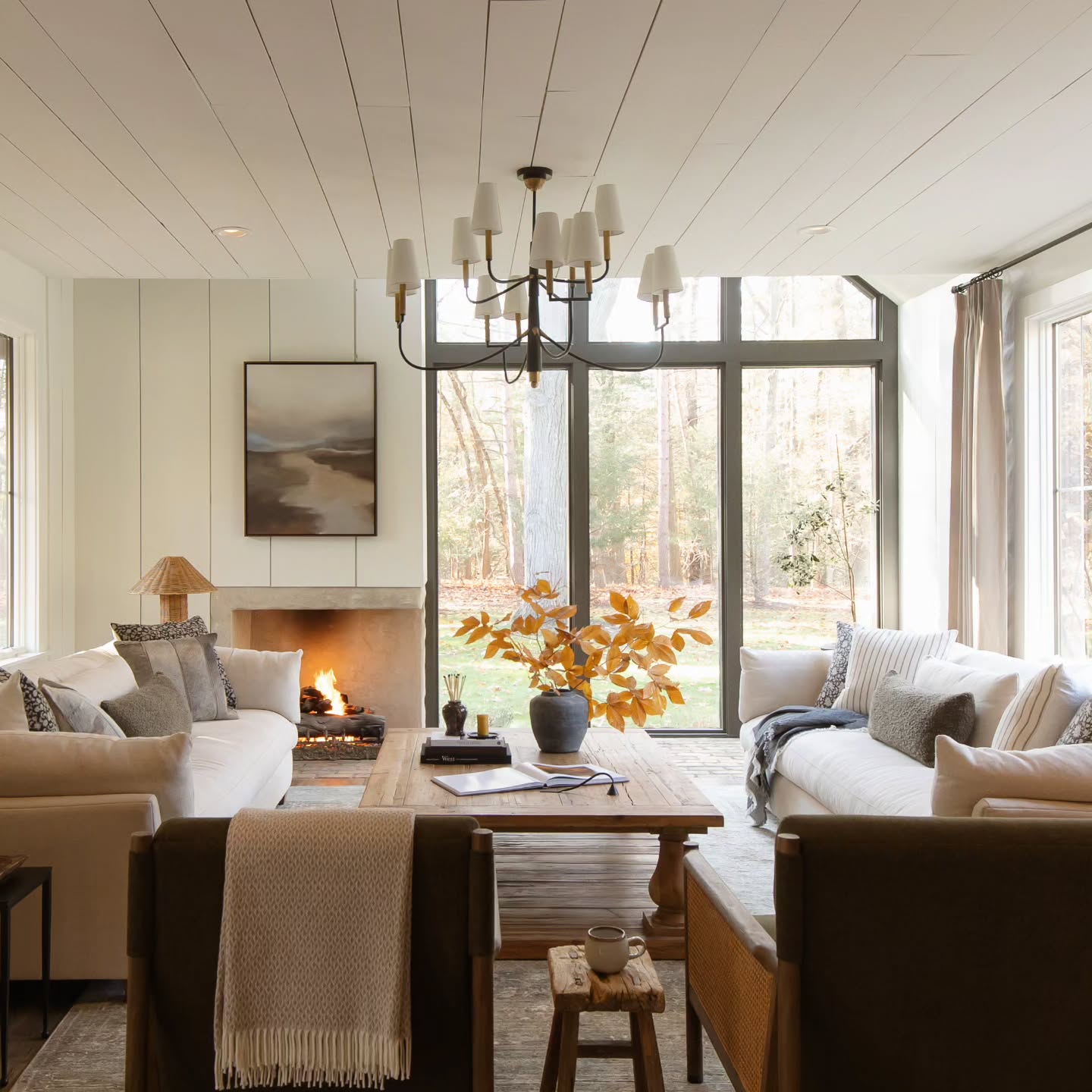 This is probably one of my favorite spaces I have ever designed. Every time I visit my clients, I find myself taking an extra deep breath to soak it all in.
Design: @cassieklassenhome
Photos: @katieskinner.interiors
Styling: @cassieklassenhome & @leighandcointeriors