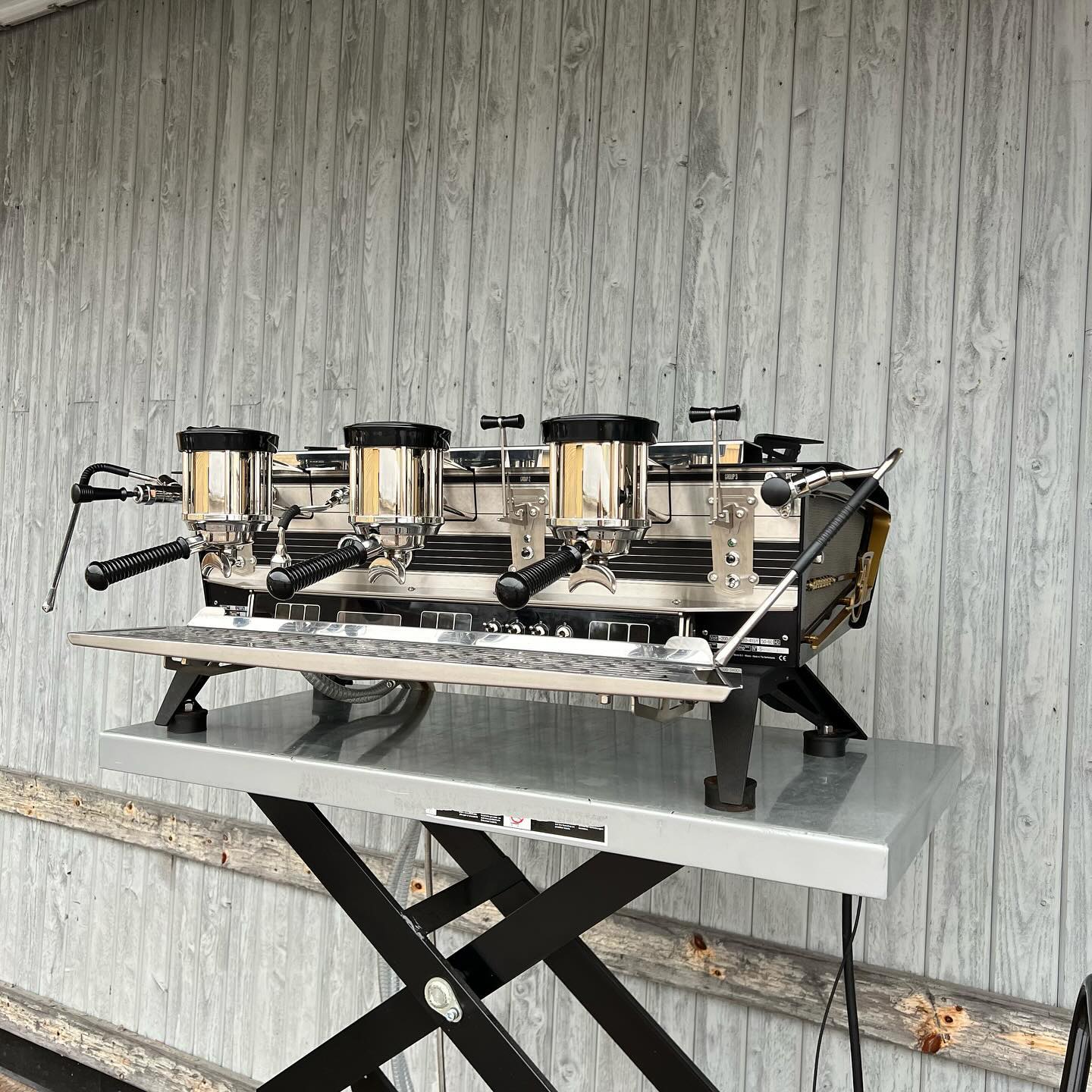 Tillfälle som sällan dyker upp. Till salu finns nu en Kees van der Westen SlimJim 3grp med många fina detaljer. Tillverkad oktober 2020. Väldigt bra skick. Maskinen levereras nyservad av oss. 150000kr+moms. Frakt och installation tillkommer. Nypris 222000kr. DM för mer info och bilder. 👊👊👊👊