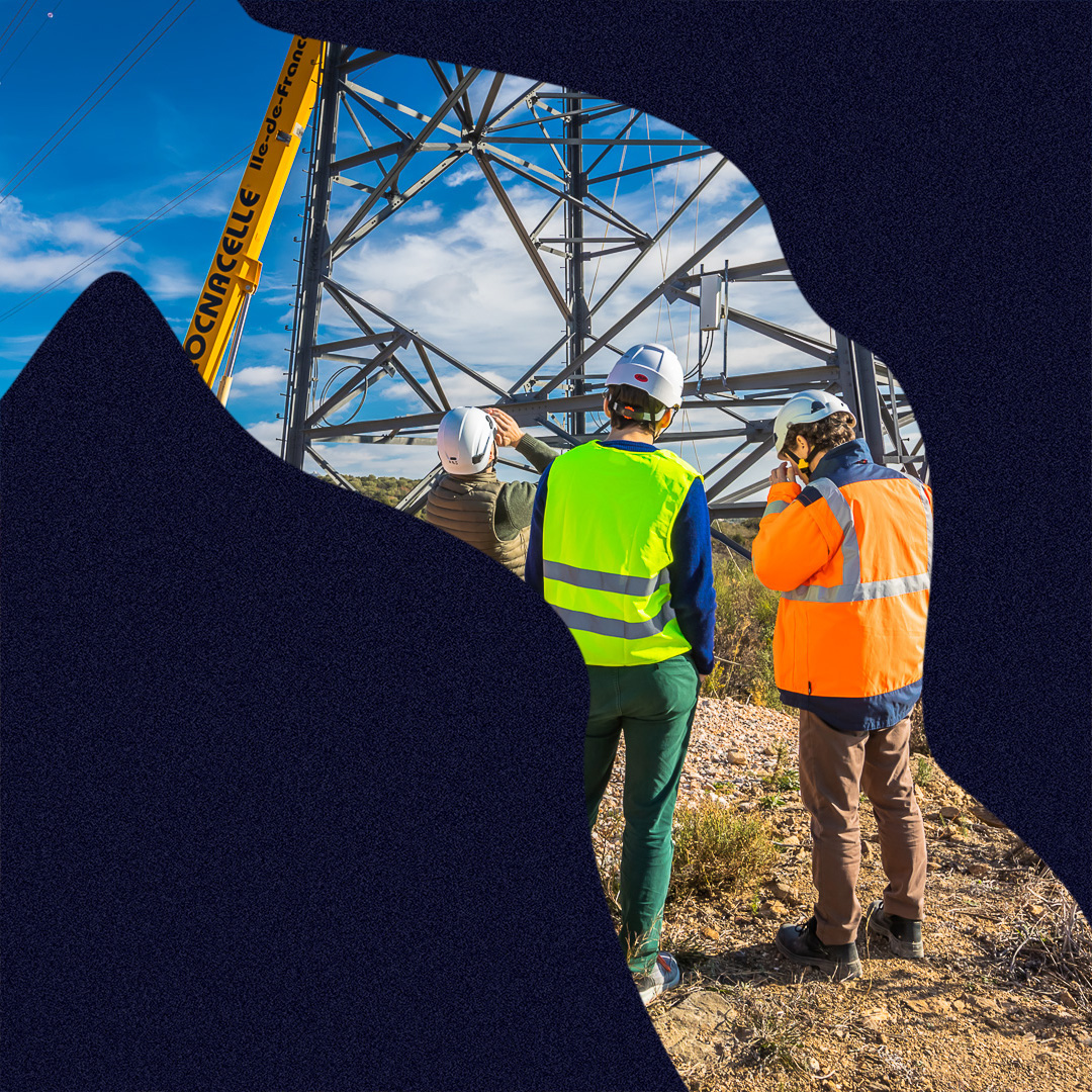 📸 | REPORTAGE INDUSTRIE | OMEXOM | LIGNES HAUTES TENSIONS 👷
👉 En 2022 j'ai été contacté par la société OMEXOM, filiale de Vinci Energie, afin de réaliser un reportage sur la mise en place d'une ligne très haute tension (400 000Vlt) entre la France et l'Espagne.
J'ai ainsi eu la chance de pouvoir fréquenter des hommes hors normes capables de travailler dans n'importes quelles conditions les plus périlleuses et ce, aux quatre coins de la planète.
Suivez-nous :
🌍 Notre site : https://www.indecomprod.fr/
🔹 Facebook: https://www.facebook.com/indecomprod
🔺 Instagram : https://www.instagram.com/indecomprod_filmmakers/
______________________________
.
.
#omexom #industrie #industriel #hautetension #energie #energiepositive #vinci #vincienergies #coupdecoeur #energieverte #photo #photoindustry #photoreportage #photooftheday
.
.
#agenceaudiovisuelle #RéalisationAudiovisuelle #PhotoProfessionnelle #DroneProfessionnel #VideoCorporate #monteurAudiovisuel #Packshot #ReportagePhoto