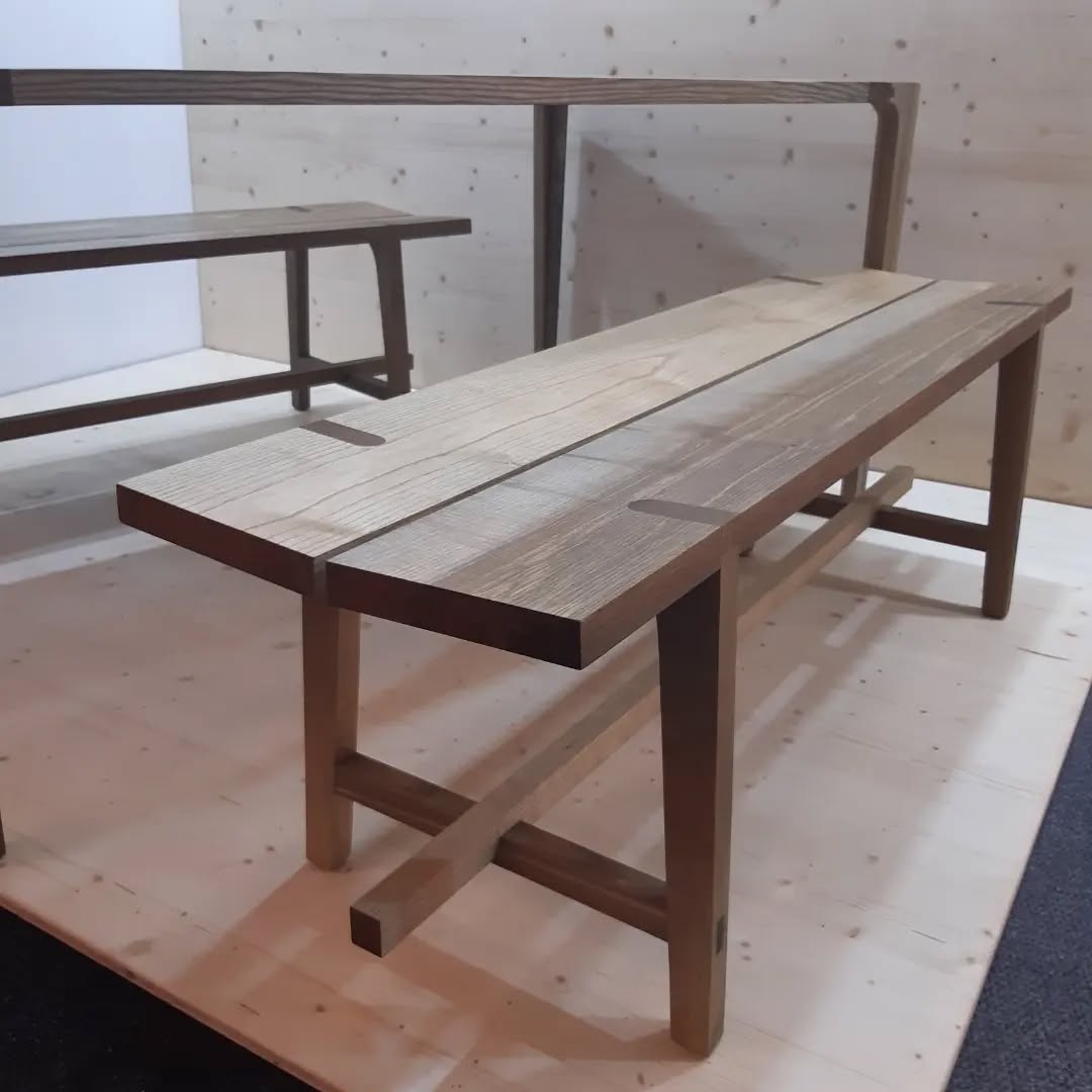 Stuart's signature dado-rabbet joinery seen here on the 'Ruskin bench'.
@handmadelife.shop
#dadorabbitjoints #designermaker #handmadelife #wooddesign #benches_aroundtheworld