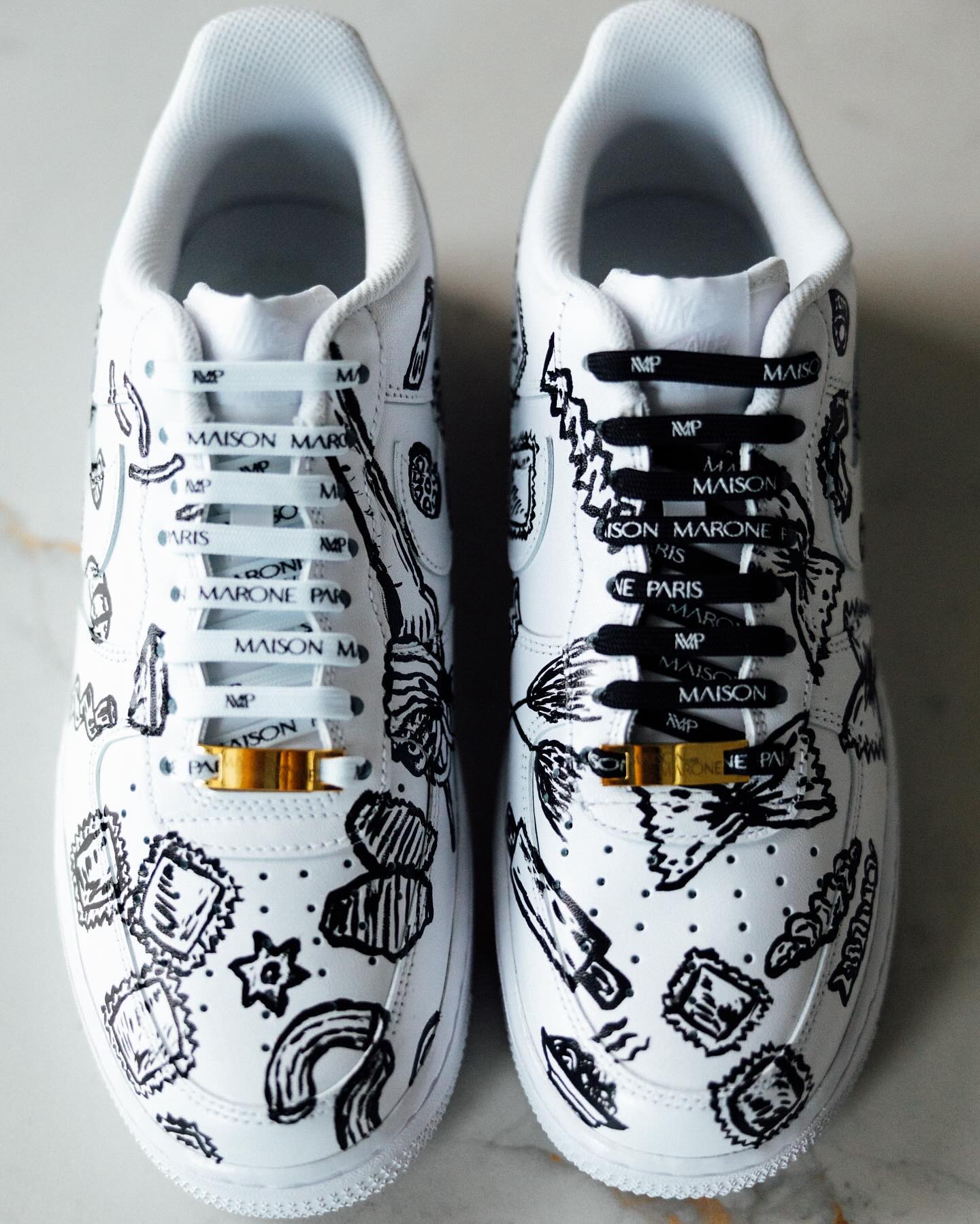 Who doesnโt like pasta?! ๐๐ Some pictures of our brand new pasta doodles design made for Matt from the US. Enjoy your sneakers Matt!
#pastalover #pastadoodles #maisonmarone #custommadeshoes #parisfashion #doodles #paintedshoes #customnikes #customnikeairforce1 #parรญs #angelus