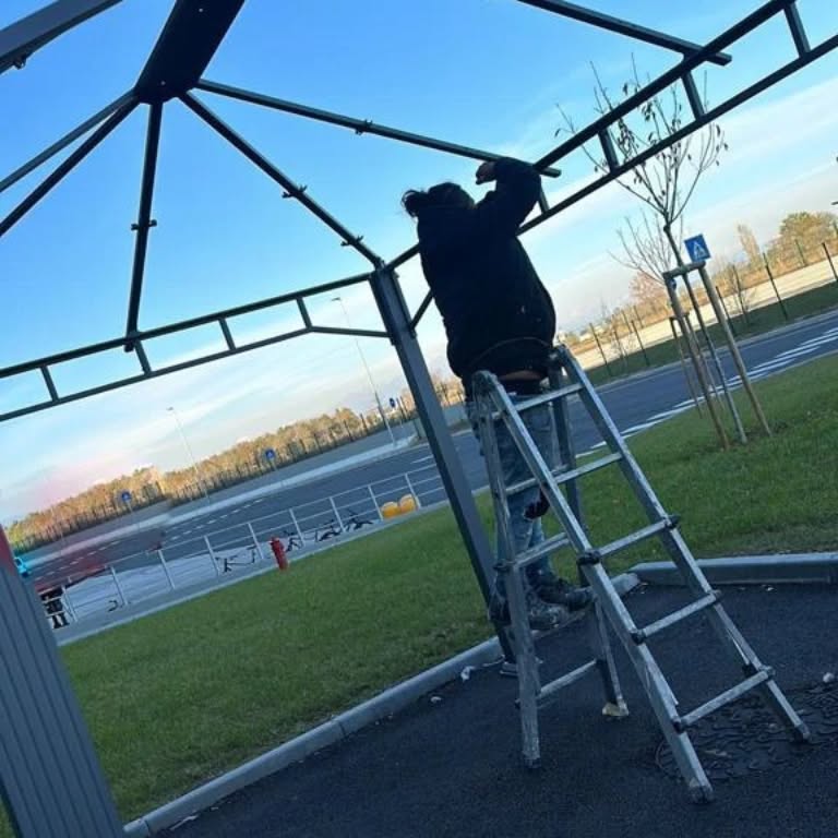 Realizzazione gazebo:
Durante e dopo!! 💥👷♂️👷🛄
#costruireperrealizzareituoisogni #gazebo #costruzioni #edilizia #impresa #realizzare #milano#lavoro #ITALFEMGroup #impresaedile #lavoraresodo🔝💪