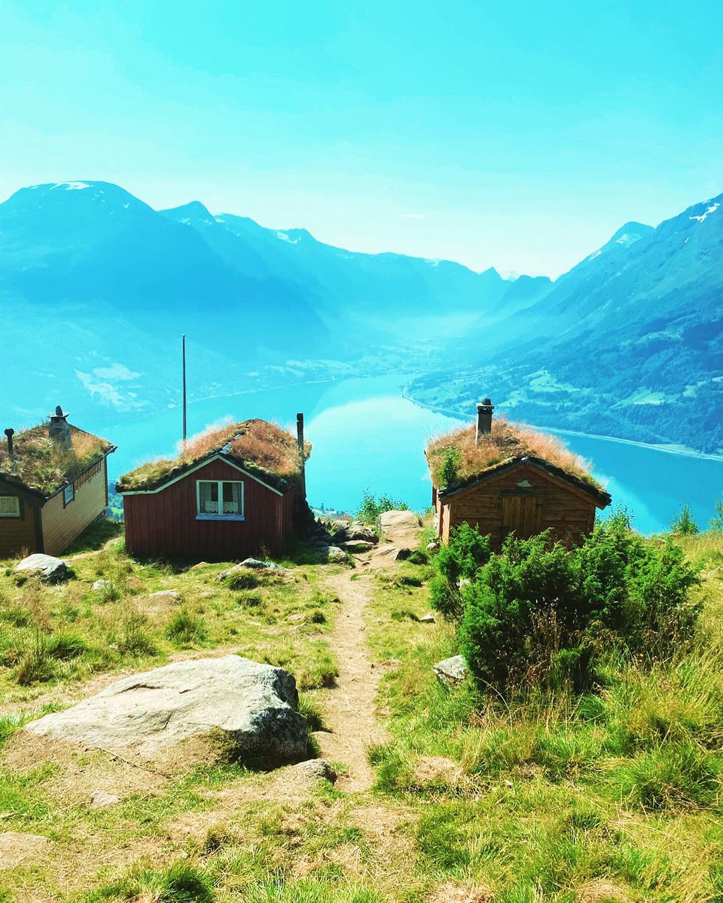 TRAVEL TIPS
📍LOEN, Stryn - Western Norway
The pictures speaks for themselves. The beautiful Loen and everything you can do there!😍
Rakssetra, skylift, via ferrata, swim in Lovatnet and Oldvatnet. You name it - Loen has it all❤️
#vanlife #vanlifestyle #luxurylifestyle #explorenorway #exploreoslo #campervan #camperlifestyle #campervans #oslo #norway #campingtrip #luxurycamping #getaround #getaroundnorway #northernlights #northernnorway #booking #opplevno #lofoten #campr #utno #visitnorway #visitoslo #visitstryn