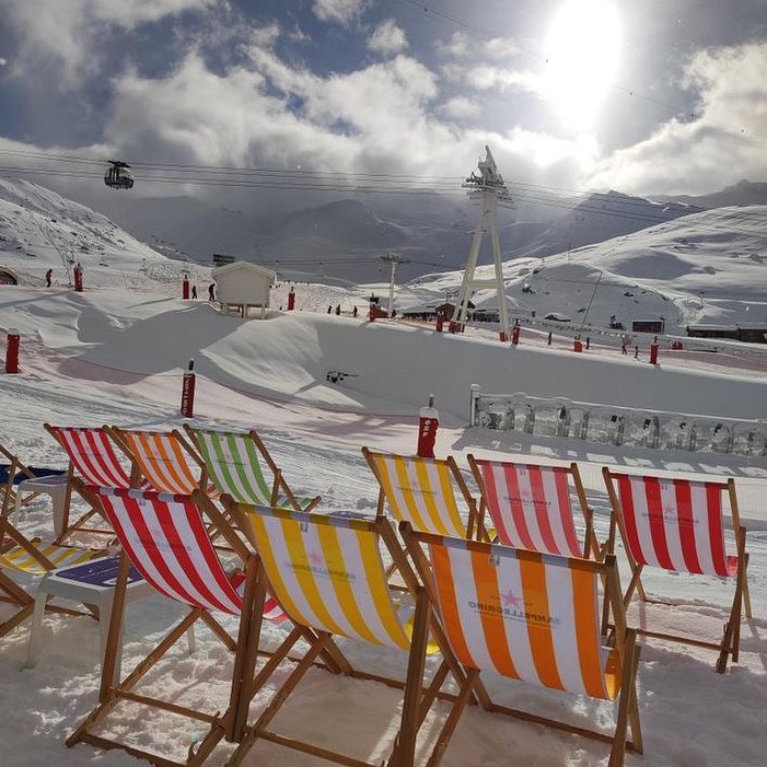 The snow is here, the station is open. We are waiting for you ♥️ #chaletmenor #meribel #les3vallees #ski #chalet