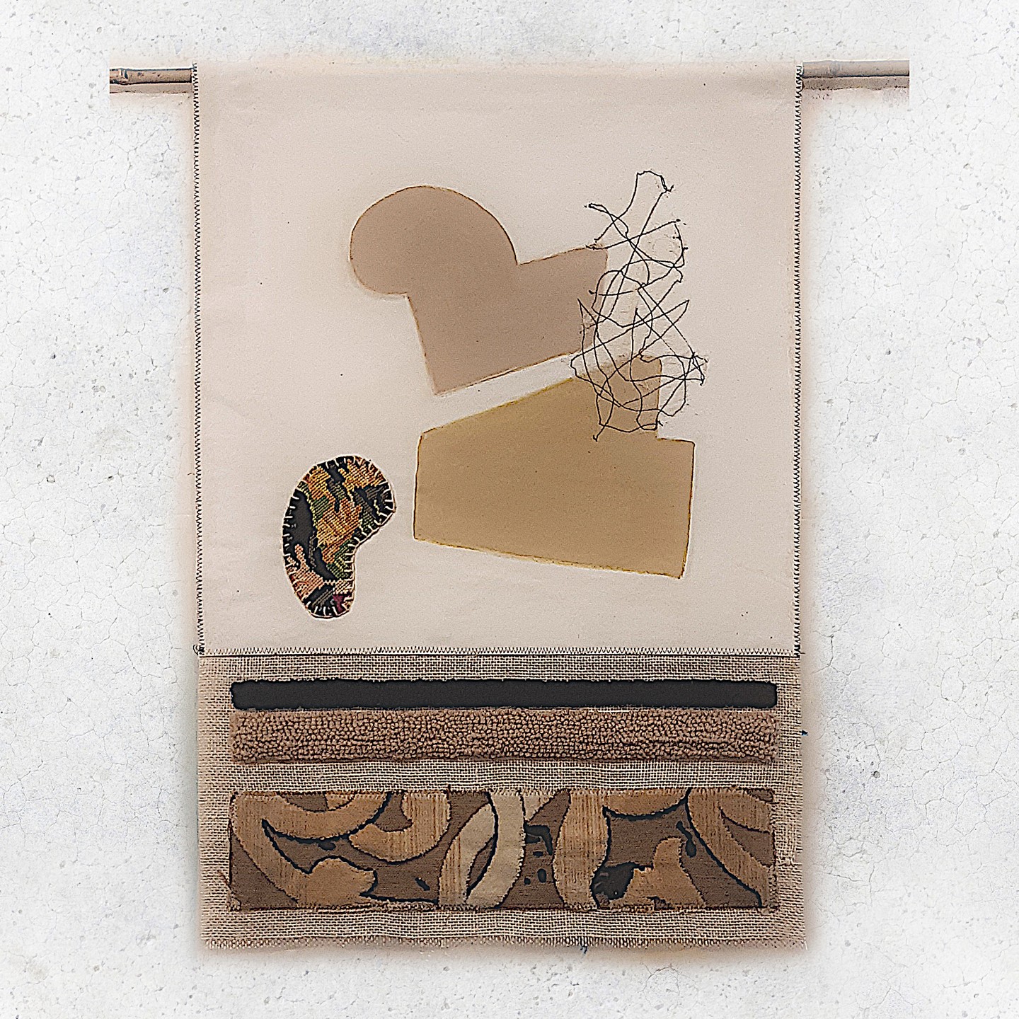 New!
40x60 cm
painting,tufting,embrodery
#artcontemporain #arttextile #artsvisuels #embroideryart #embroidery #textilearts #tableaubrodé #handembroidery #contemporaryembroidery #contemporaryarttextiles #broderiemoderne #embroiderydesign #broderiecontemporaine #bizarreart #needleart #textileartist #montpellier #adagp #abstractpainters #abstraktekunst #textilkunst