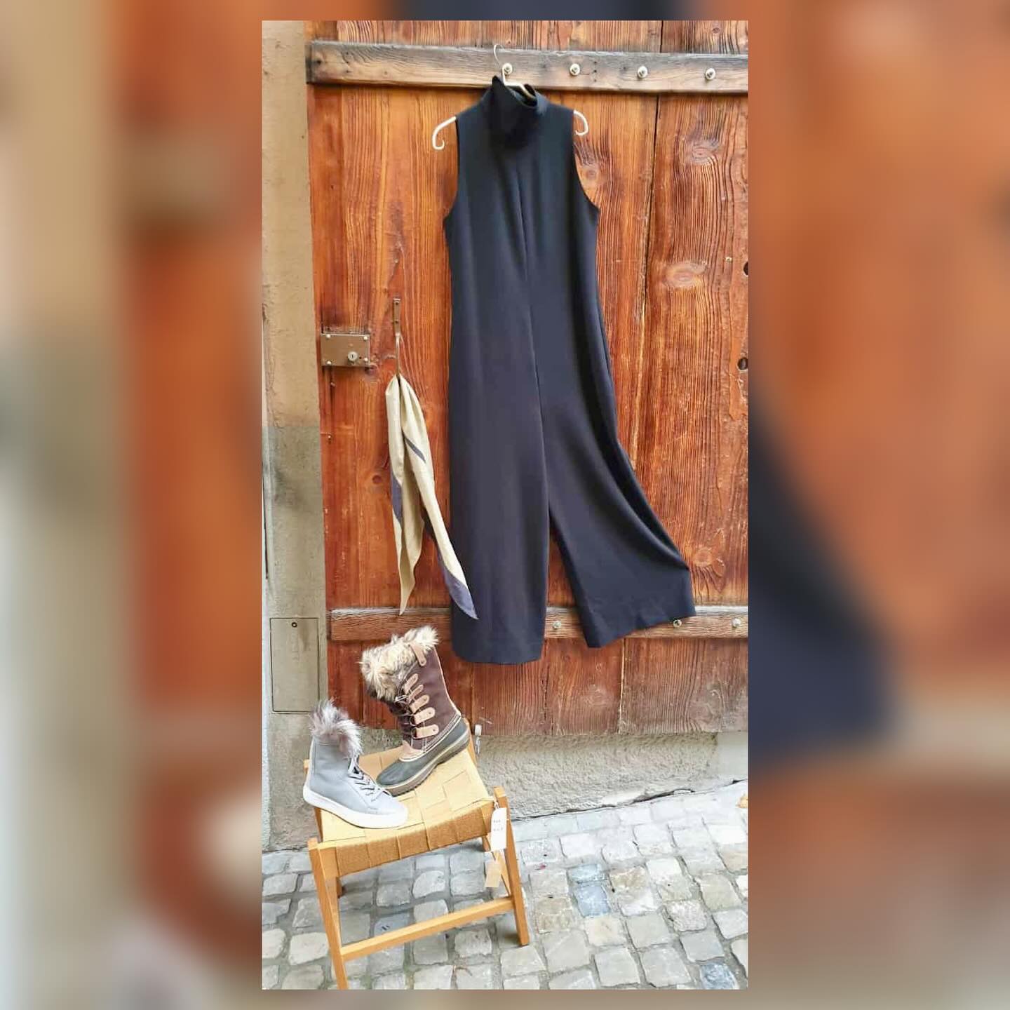 A selection of unique winter outfits for your special moments ✨
1. Jumpsuit Theory, Sorel Boots
2. Vintage Skioverall Bogner
3. Cardigan Moncler
4. Cozy Poncho and Ice Skates
5. Giorgio Armani
#secondhand #vintage #zurich