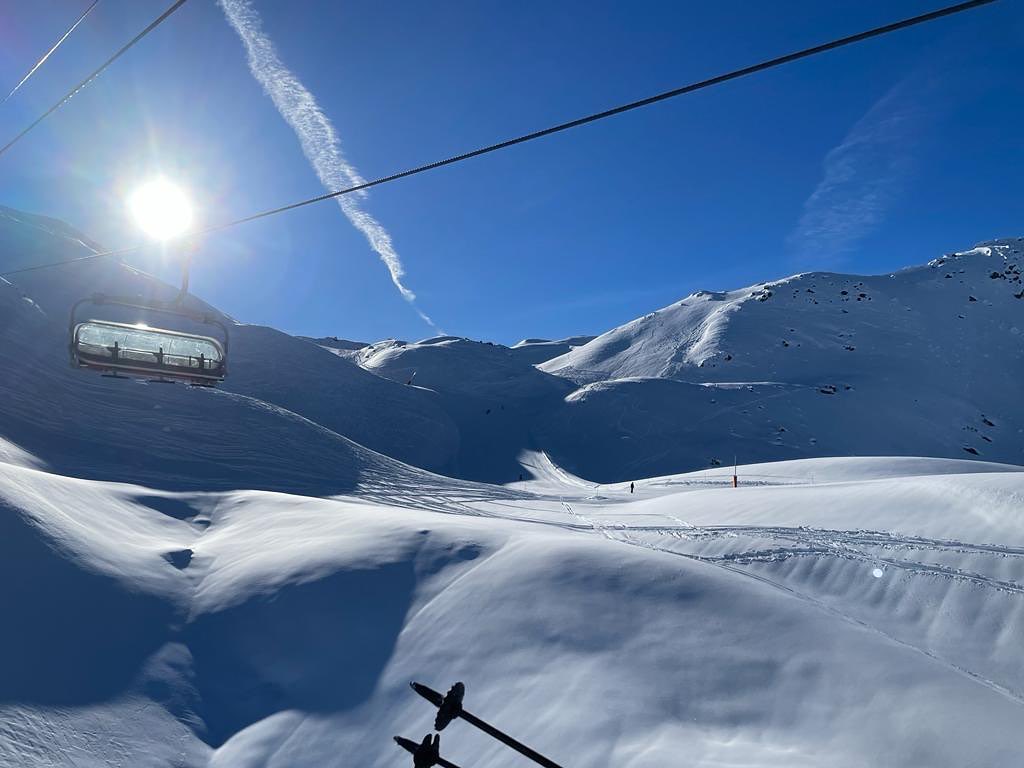 Our view this morning 😍 #meribel #ski #chaletmenor