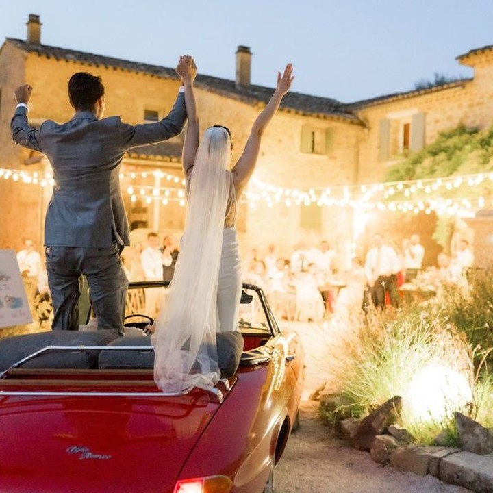 Et pourquoi pas une arrivée en voiture de collection pour un dîner sous les étoiles ?
And why not arrive in a very old classic car for a dinner under the moon and stars?
Bride & groom: @alinaoravecz & @austintation
Venue: @domainedevalbonne
Wedding planner: @festidays_planner
Fine Art Photographer: @andreamarinop
Caterer Wedding Day: @maison_nans
Videographer: @stephanlelievre
Music Band: @miar_music
Flower Designer: @june_et_java
Hair & Make up: @annesimoninbeautyofficiel
Furniture @raimamenestra
Cocktail Bar: @douce_ivresse_
Wedding Cake: @patisseriebyketty
Stationery: @clairedesmit
Pizza Truck: @gael_pizza
Brunch Caterer: @lacuisinededelph
Photobooth: @leselfienimois
Wines: @saintpauletcaves
Beer: @oenocave30
Napkins @jolibazaar
Celebrant: @theweddingmc.hu
Photographer Assistant: melissa_batisse
Tableware: @jani_solution_evenementielle
Bridal Gown: @missstellayork
#outdoorwedding #weddingvenues #outdoorweddingvenue #venuehunting #exclusiveweddingvenue #eventvenue #weddinginspiration #lieudexception #provence #occitanie #alfaromeo #voituredecollection #saintpauletdecaisson #domainedevalbonne