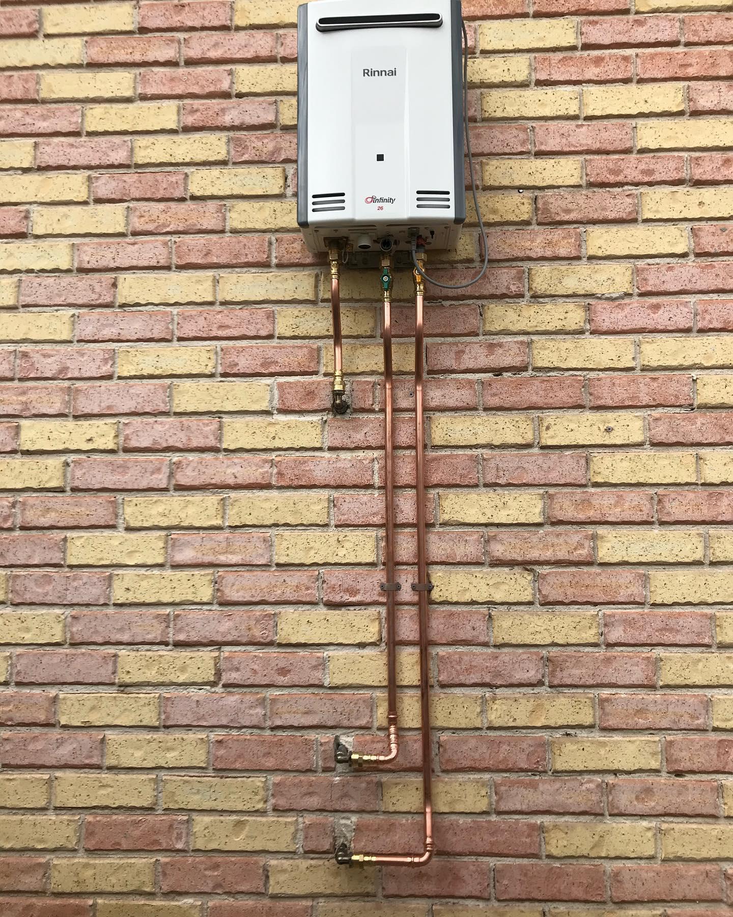 Gas storage tank to Instantaneous hot water #rinnai #hotwater #gas #sydneyplumber #copper